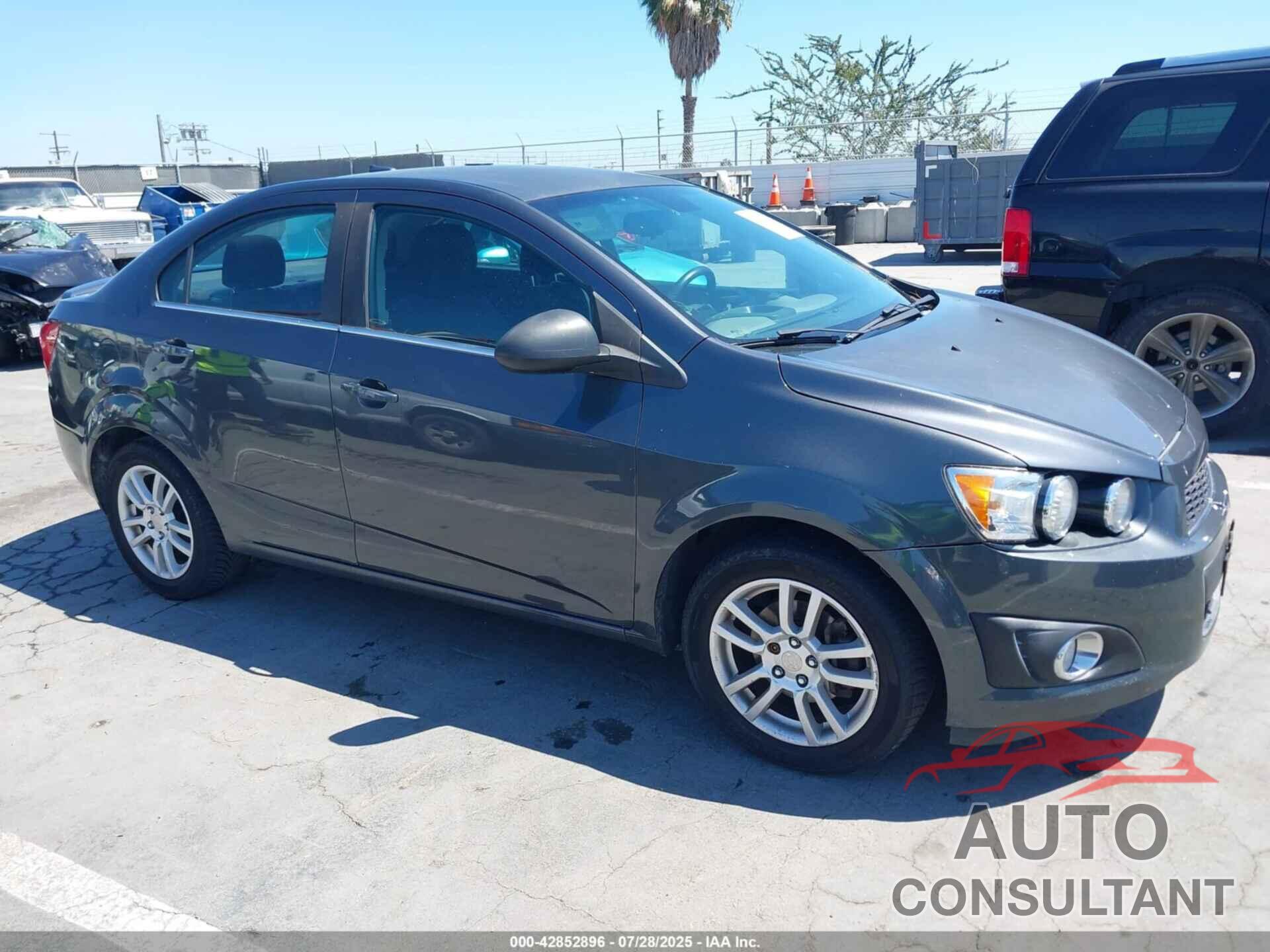 CHEVROLET SONIC 2013 - 1G1JC5SH6D4163187