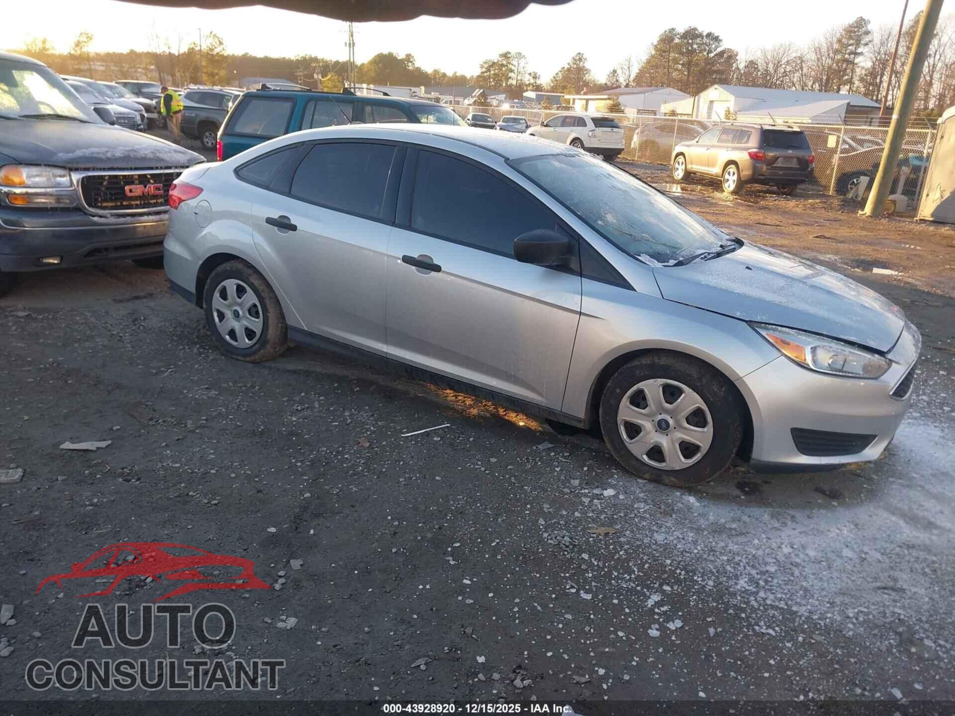 FORD FOCUS 2017 - 1FADP3E28HL346368