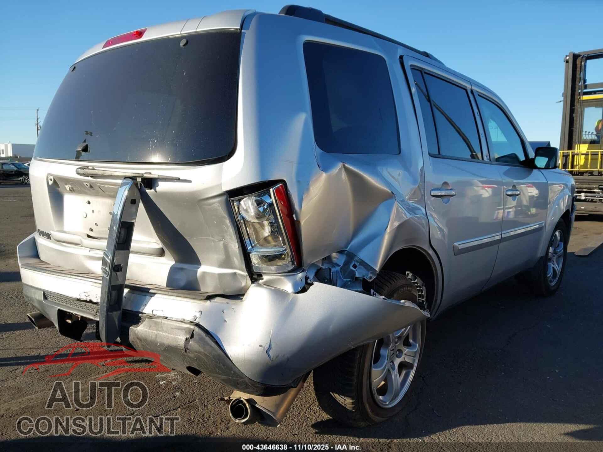 HONDA PILOT 2015 - 5FNYF3H78FB013853