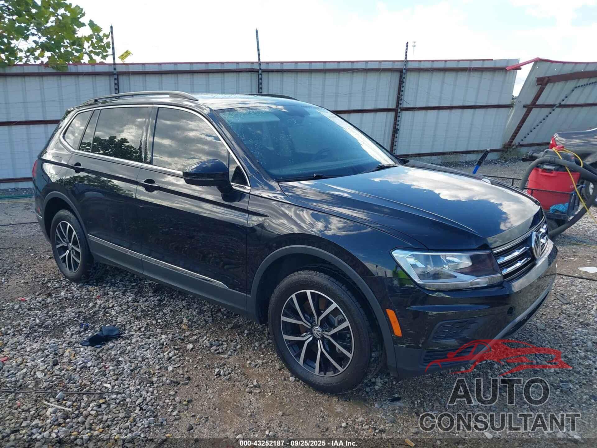 VOLKSWAGEN TIGUAN 2021 - 3VV3B7AX2MM099162