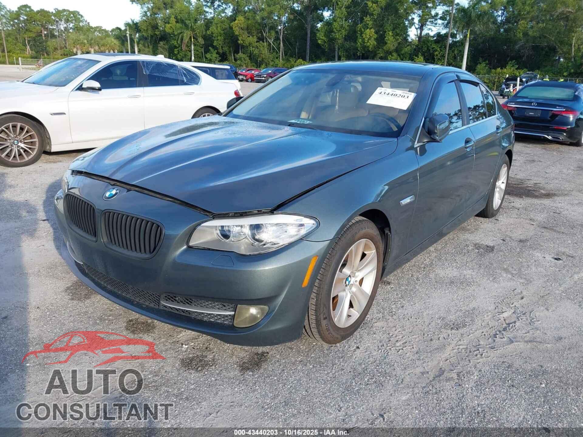 BMW 528I 2011 - WBAFR1C58BC743047