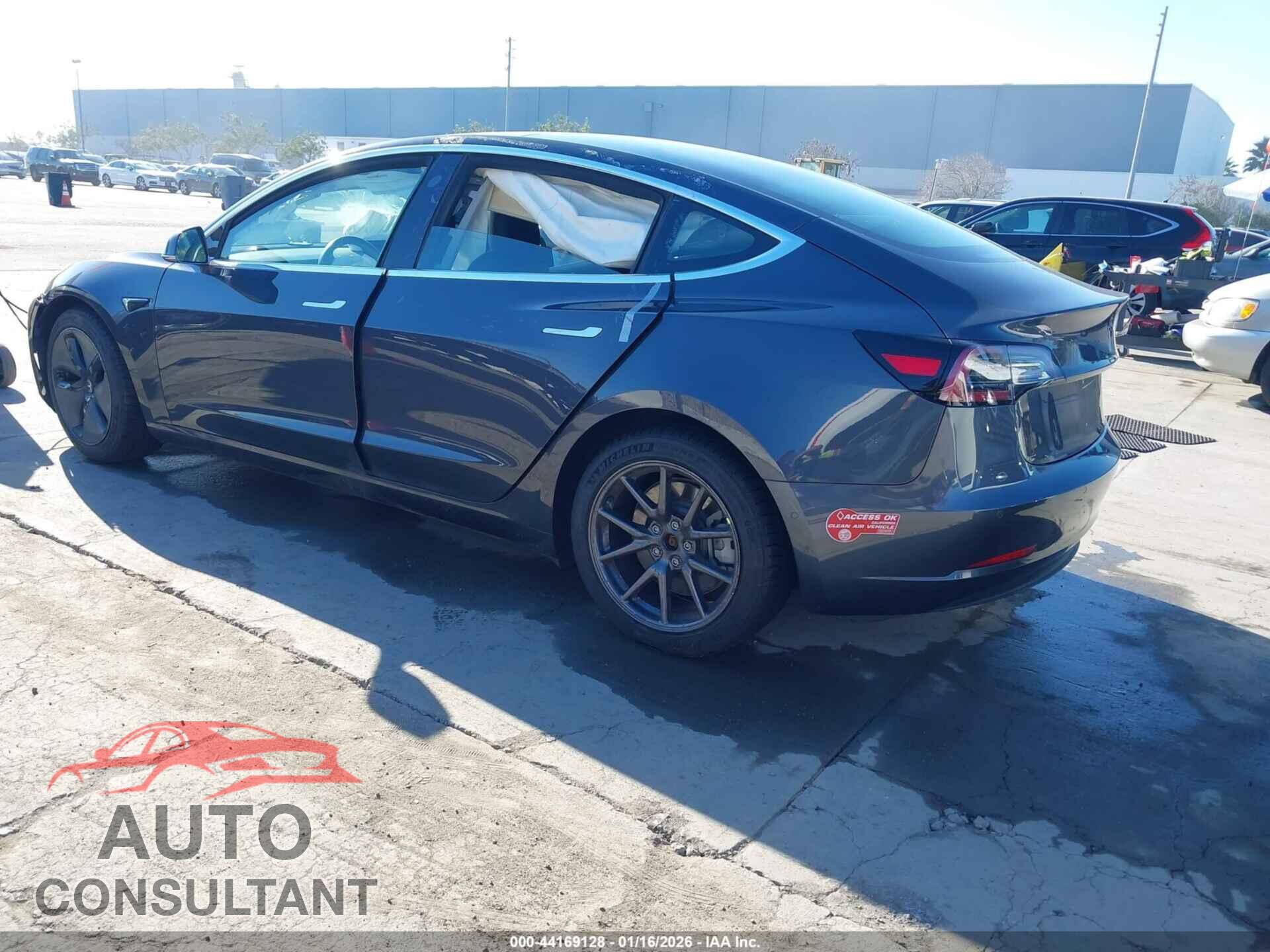 TESLA MODEL 3 2018 - 5YJ3E1EA3JF048147
