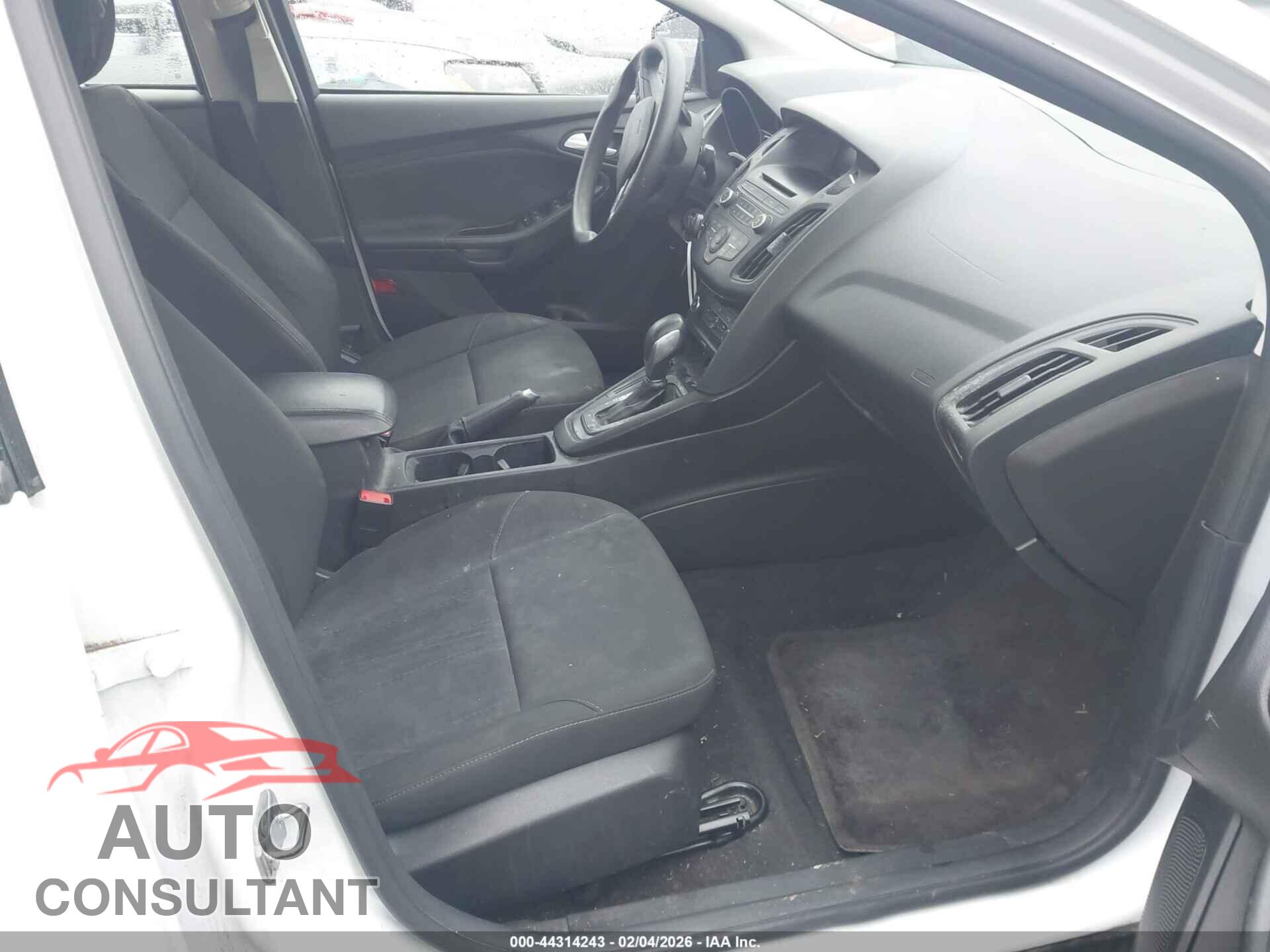FORD FOCUS 2017 - 1FADP3F27HL300061