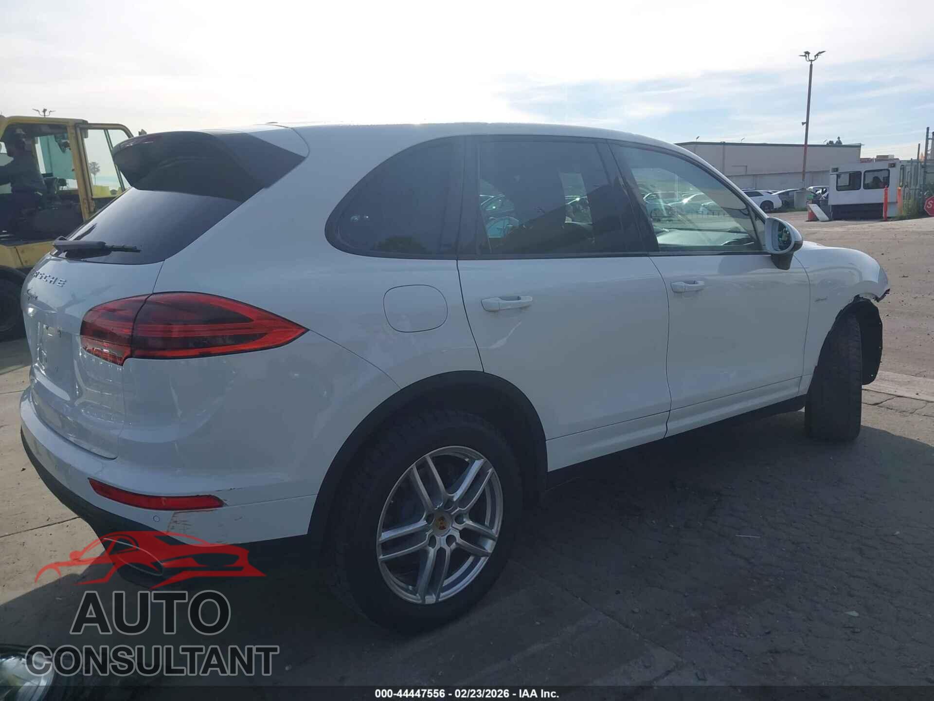 PORSCHE CAYENNE 2016 - WP1AF2A29GKA40427