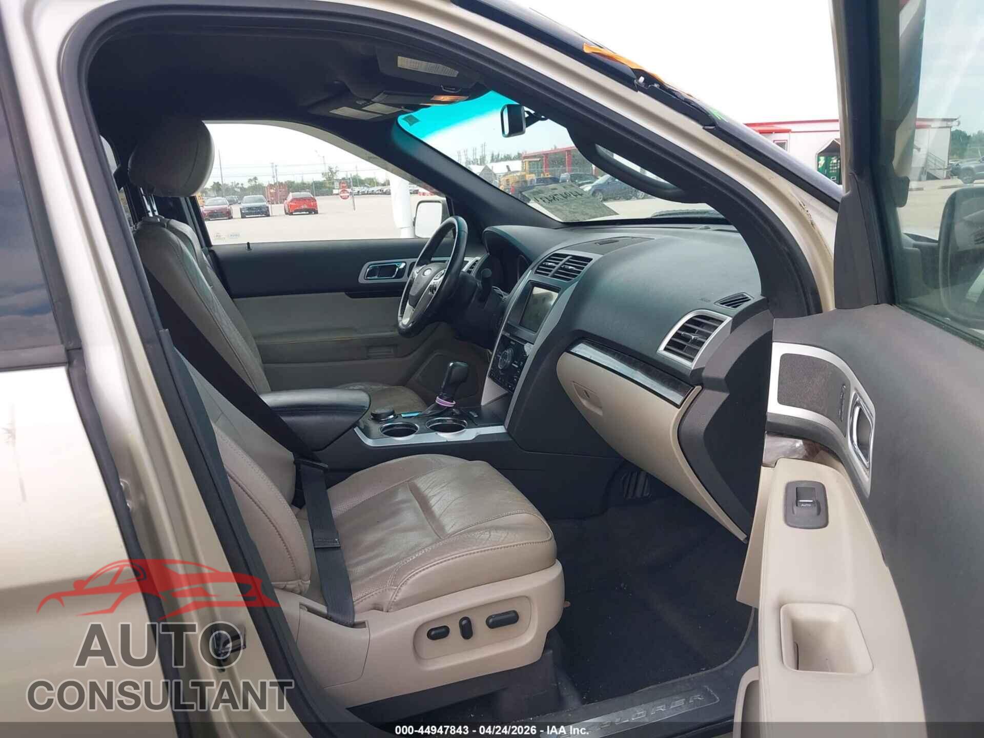FORD EXPLORER 2011 - 1FMHK8F82BGA25724