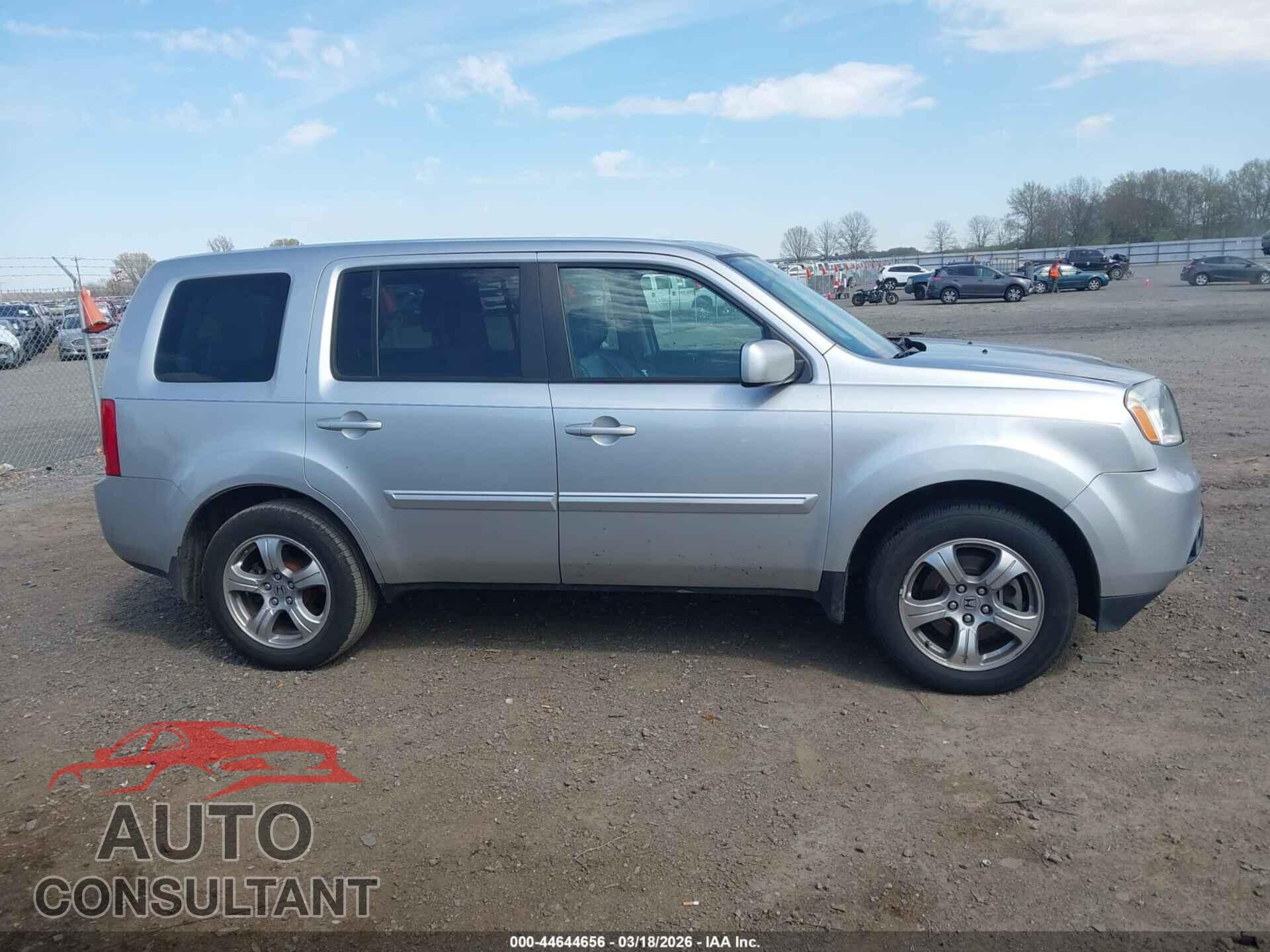 HONDA PILOT 2013 - 5FNYF3H50DB005113