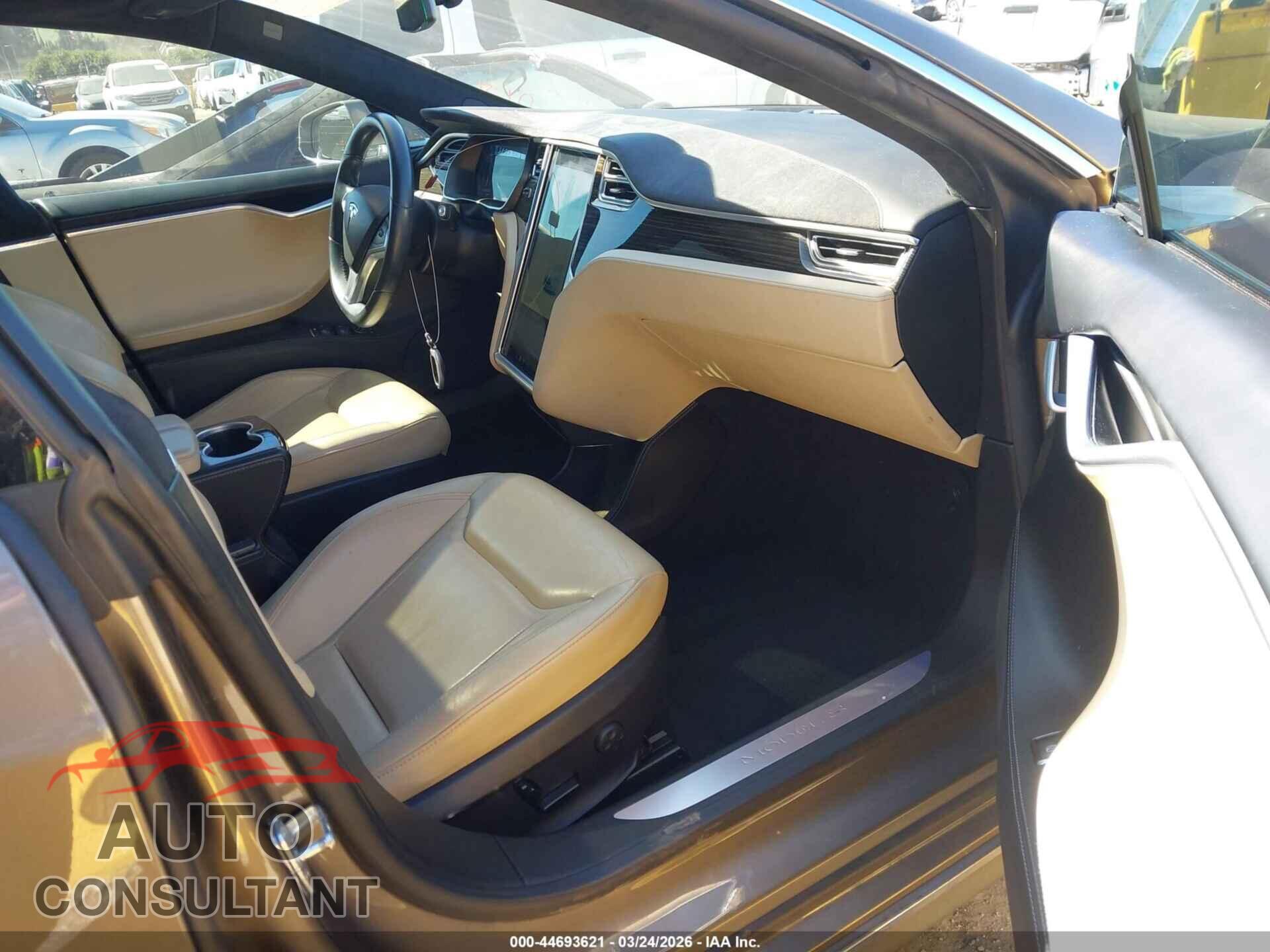 TESLA MODEL S 2015 - 5YJSA1E13FF113464