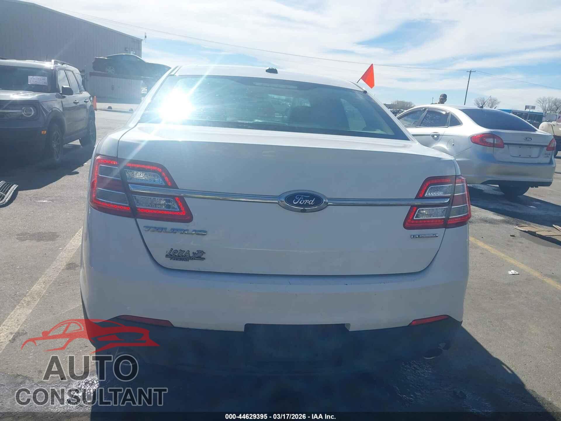 FORD TAURUS 2015 - 1FAHP2D86FG183033
