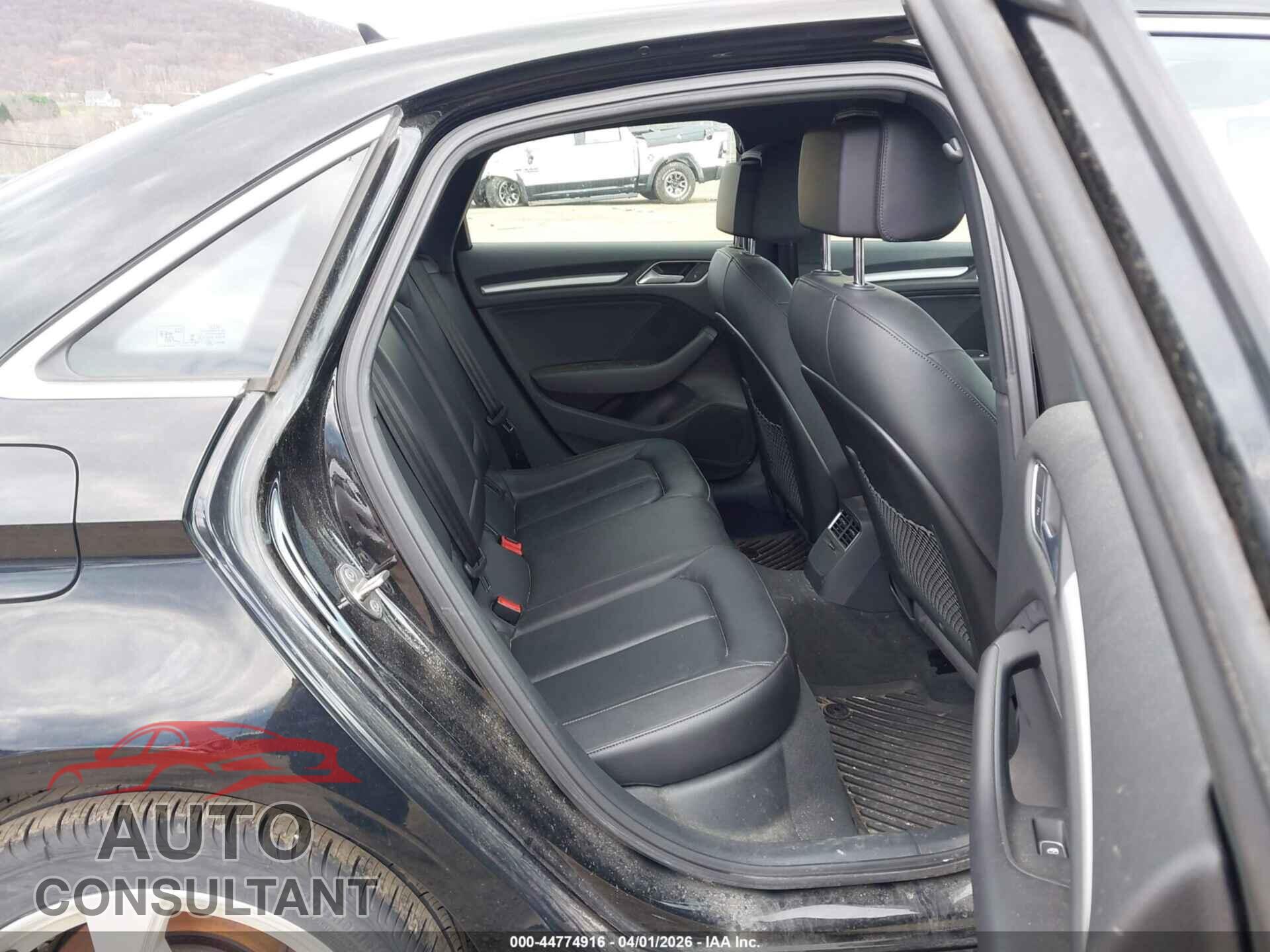 AUDI A3 2019 - WAUBEGFF2KA098876