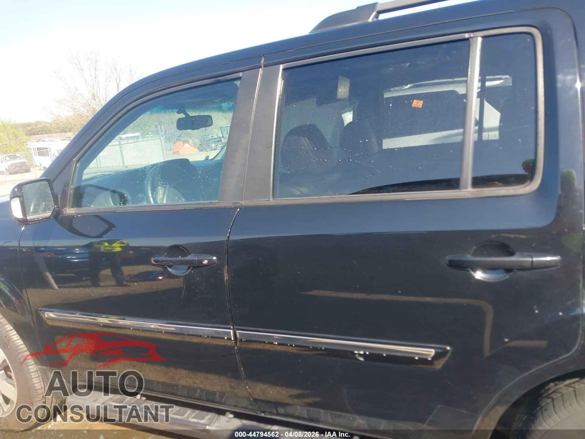 HONDA PILOT 2015 - 5FNYF4H96FB015947