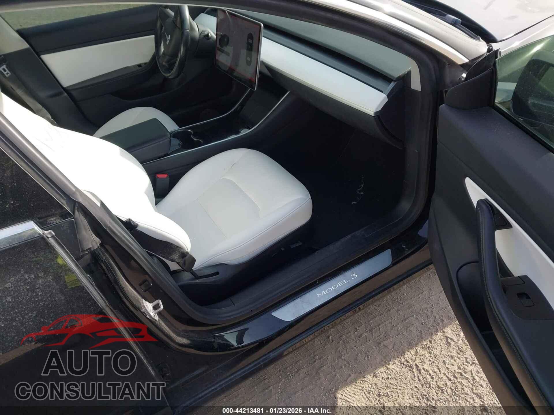 TESLA MODEL 3 2019 - 5YJ3E1EB3KF391356