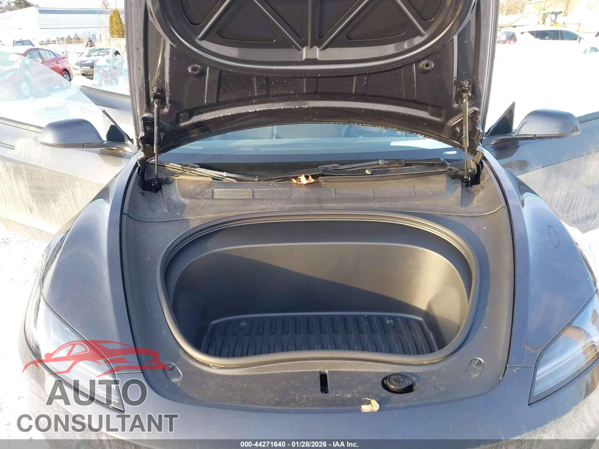 TESLA MODEL 3 2025 - 5YJ3E1EA3SF023816