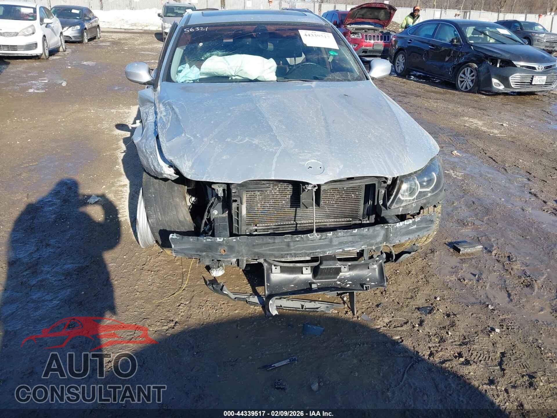 BMW 328I 2011 - WBAPH7C5XBE679690