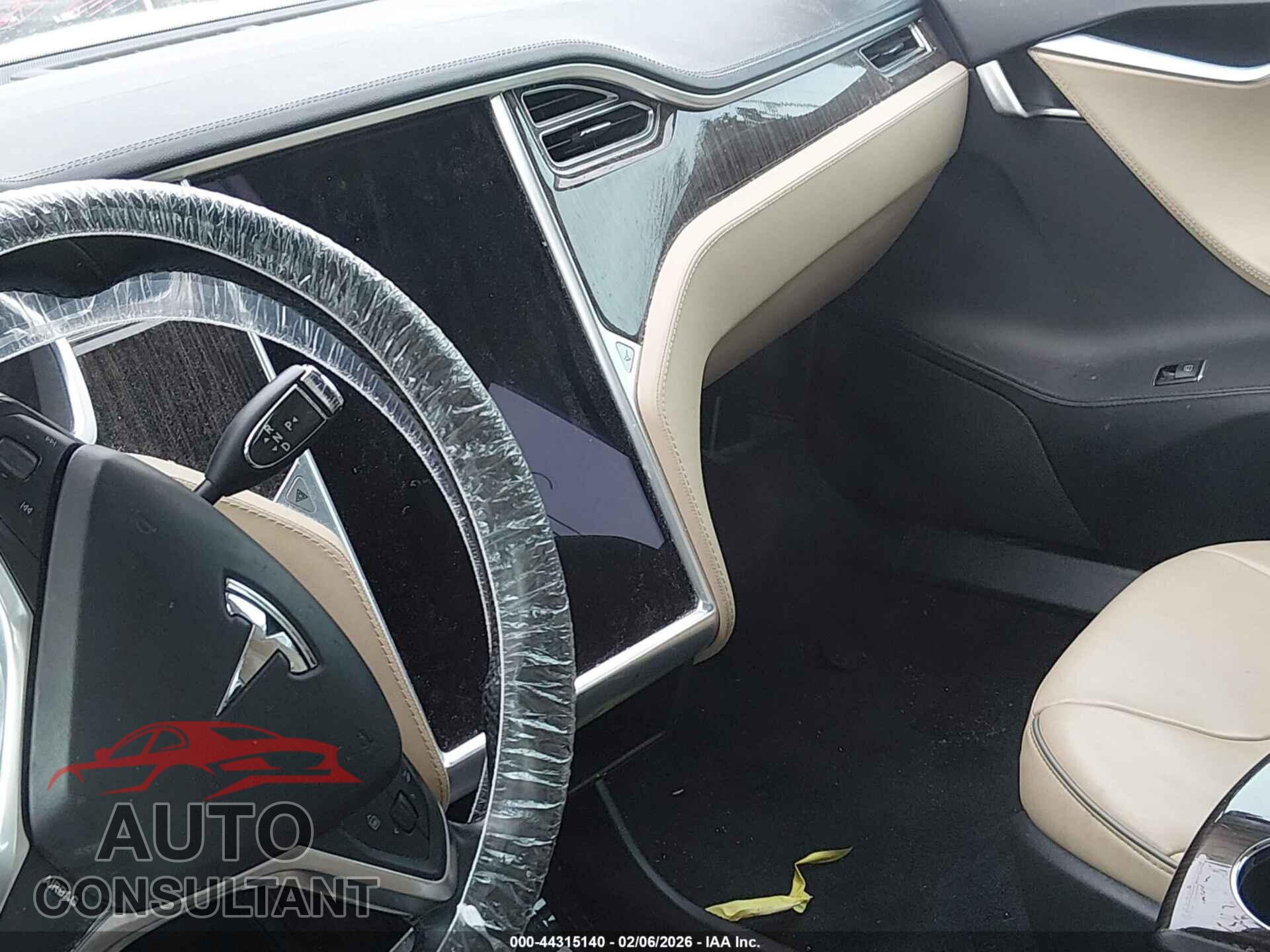 TESLA MODEL S 2013 - 5YJSA1DP5DFP16287