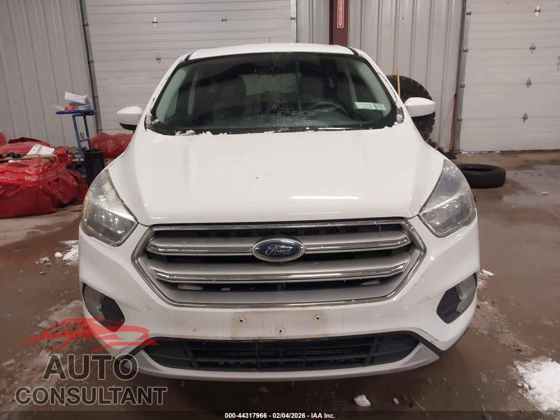 FORD ESCAPE 2017 - 1FMCU9GD3HUC96307