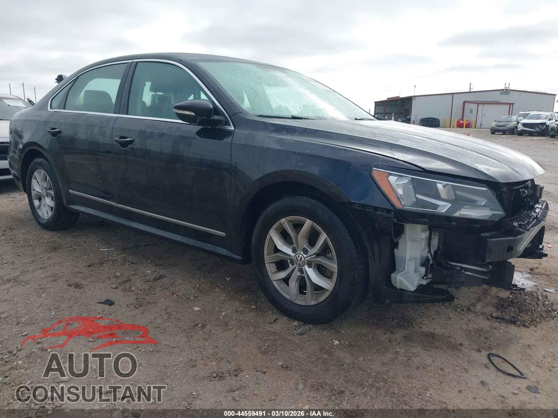 VOLKSWAGEN PASSAT 2017 - 1VWAT7A31HC009603