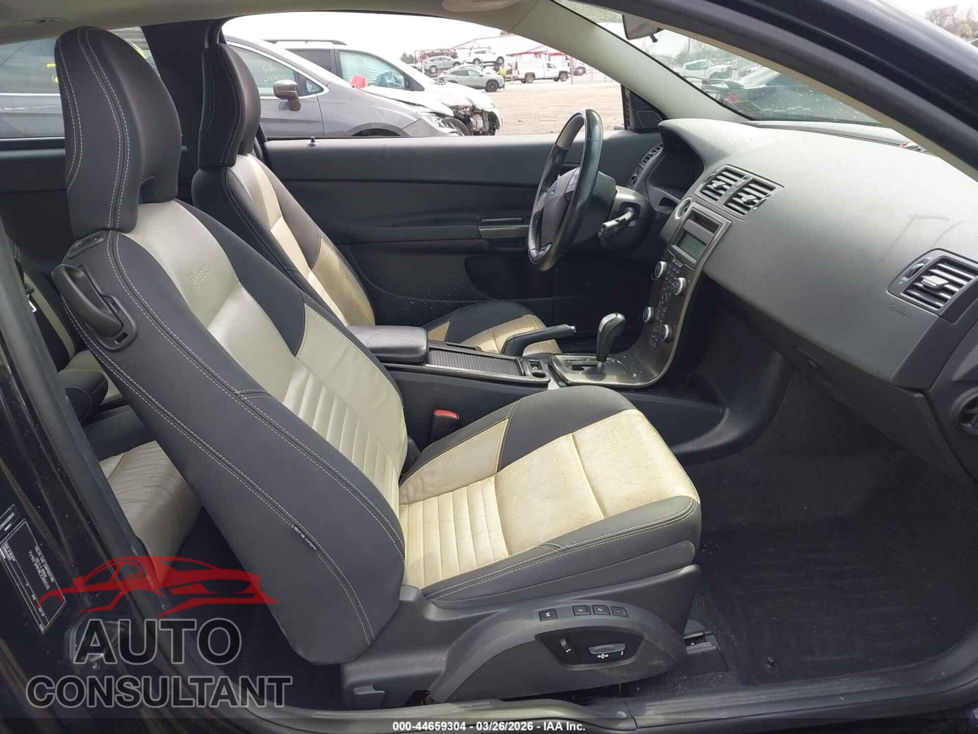 VOLVO C30 2012 - YV1672MK8C2285532
