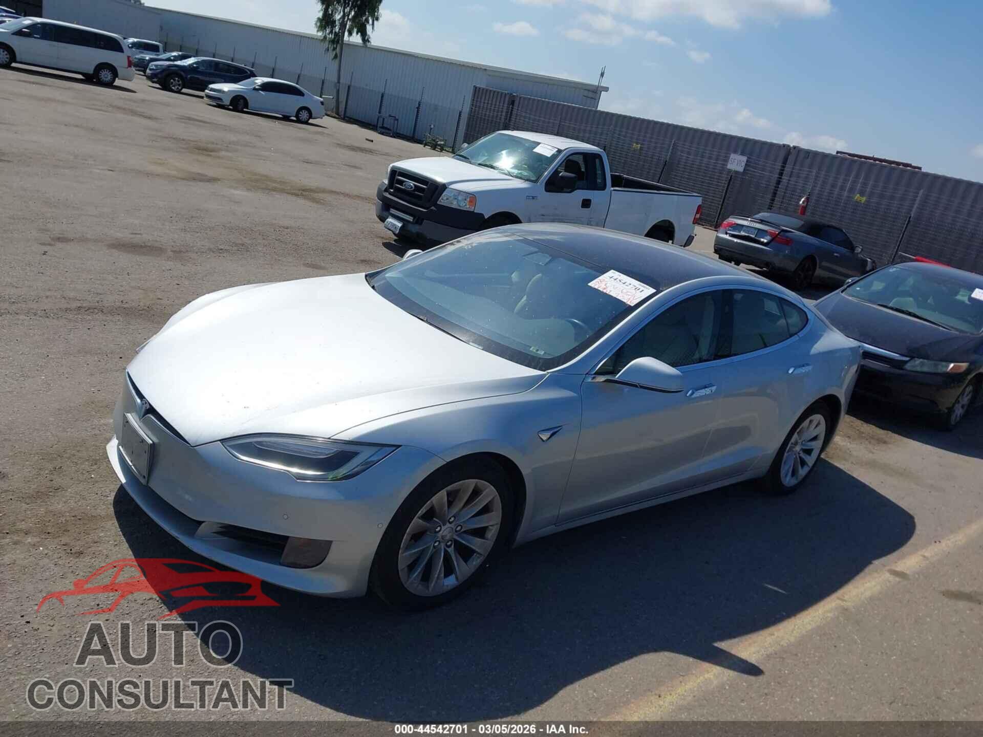 TESLA MODEL S 2017 - 5YJSA1E23HF190895