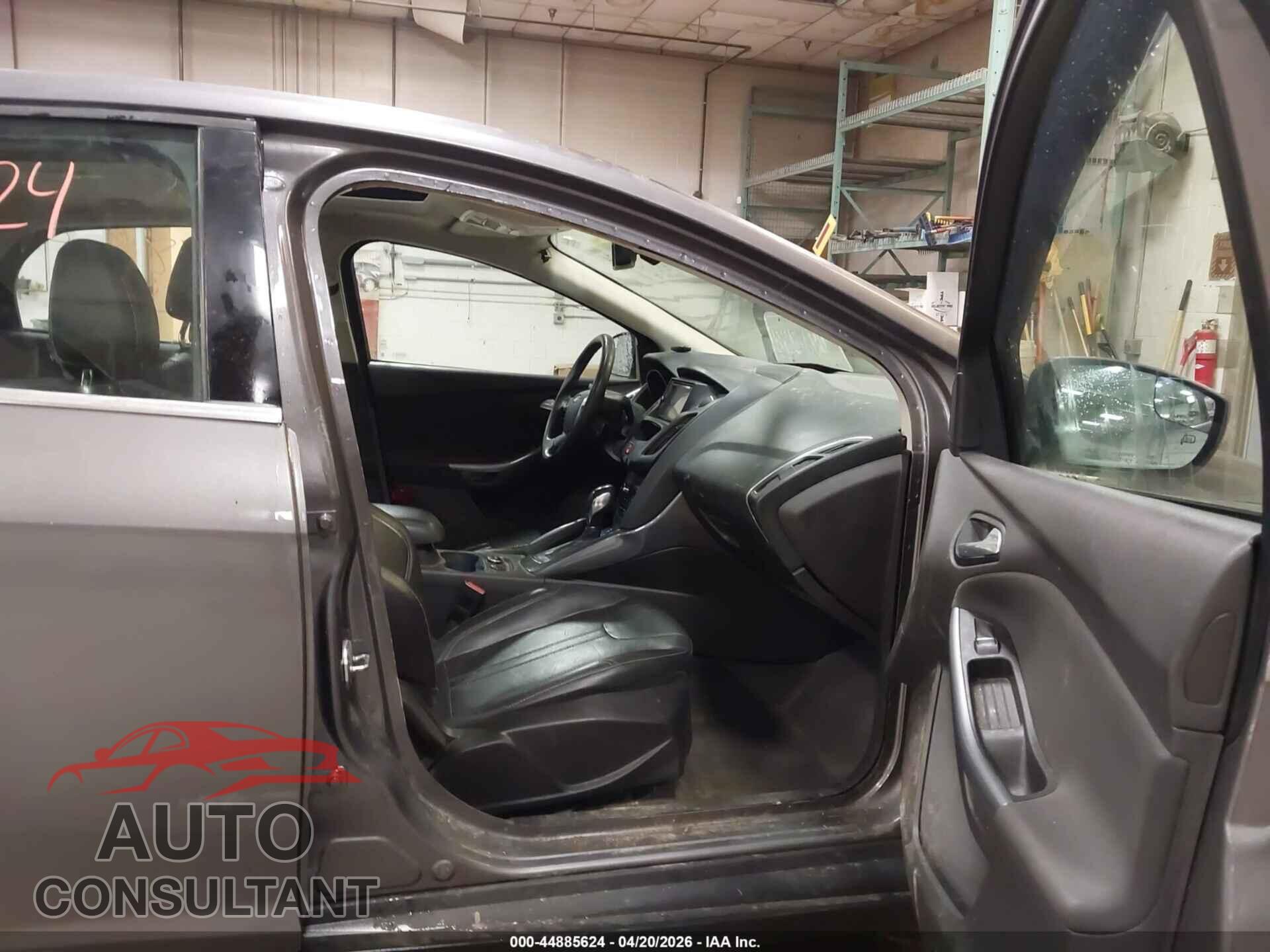 FORD FOCUS 2012 - 1FAHP3J21CL292265