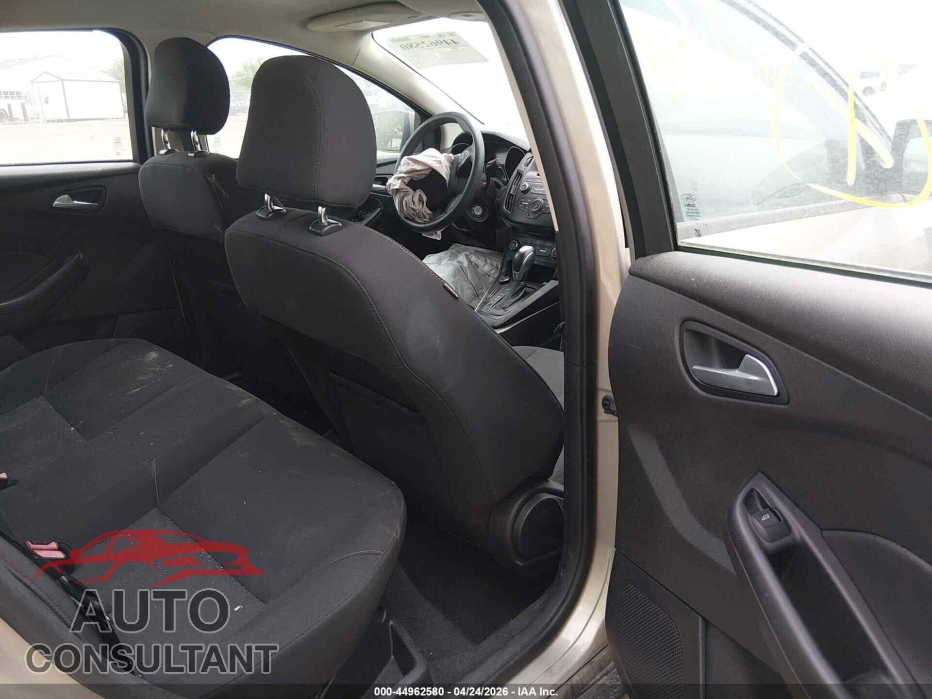 FORD FOCUS 2016 - 1FADP3F28GL203742
