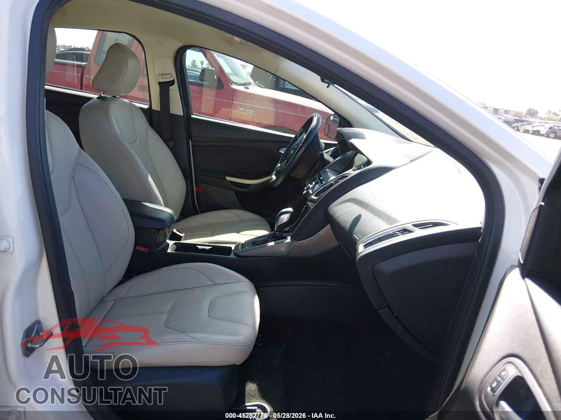FORD FOCUS 2016 - 1FADP3N20GL363132
