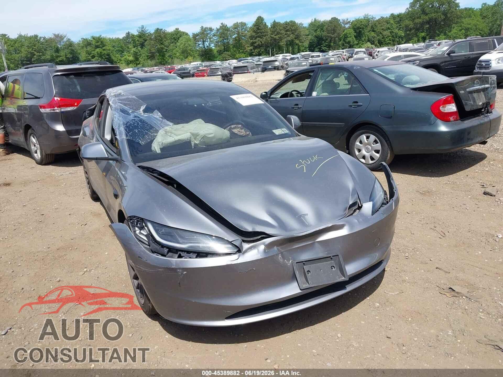 TESLA MODEL 3 2024 - 5YJ3E1EA2RF858056