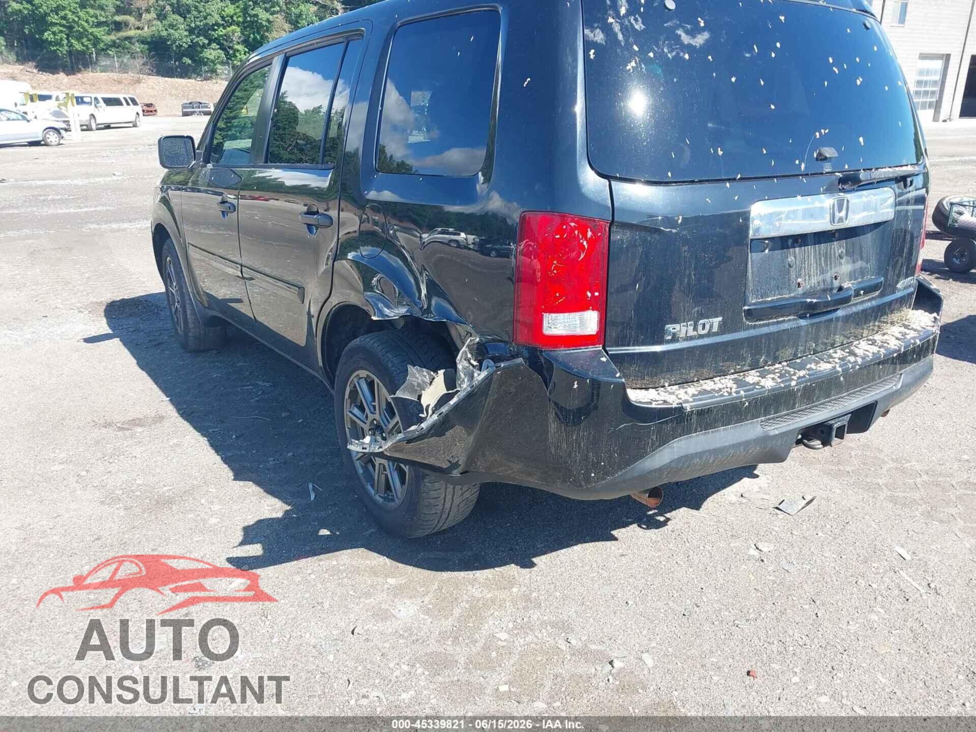 HONDA PILOT 2015 - 5FNYF4H28FB044482