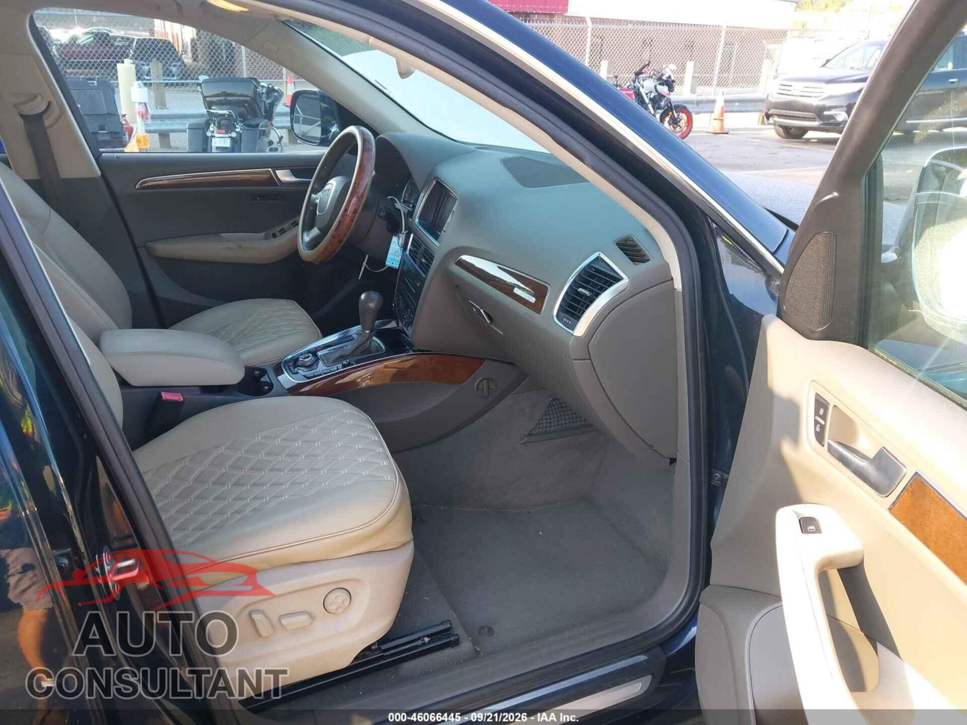 AUDI Q5 2011 - WA1LFAFP0BA077531