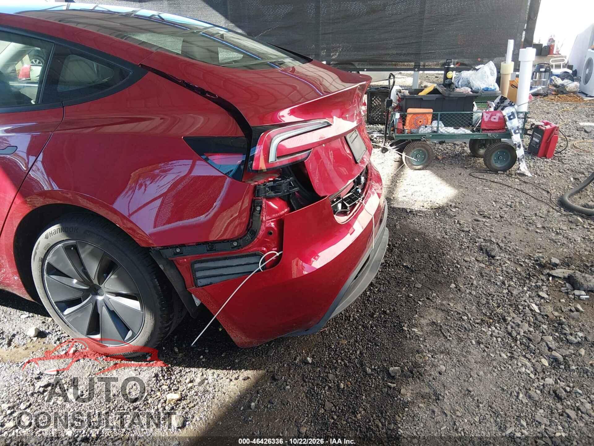 TESLA MODEL 3 2024 - 5YJ3E1EA5RF833541