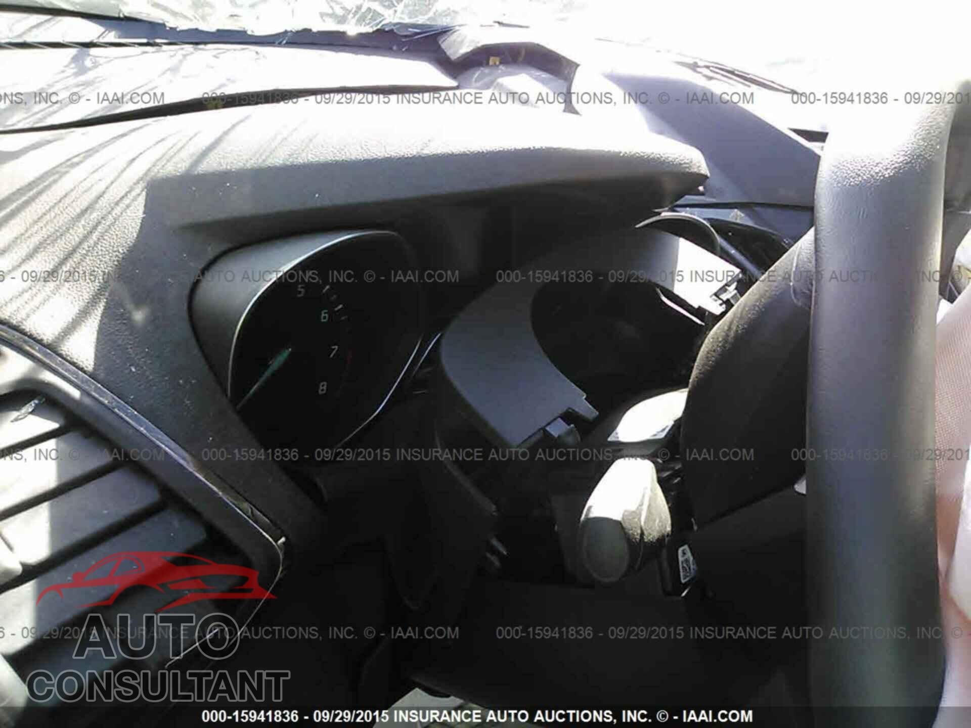 FORD ESCAPE 2015 - 1FMCU9J90FUC57840