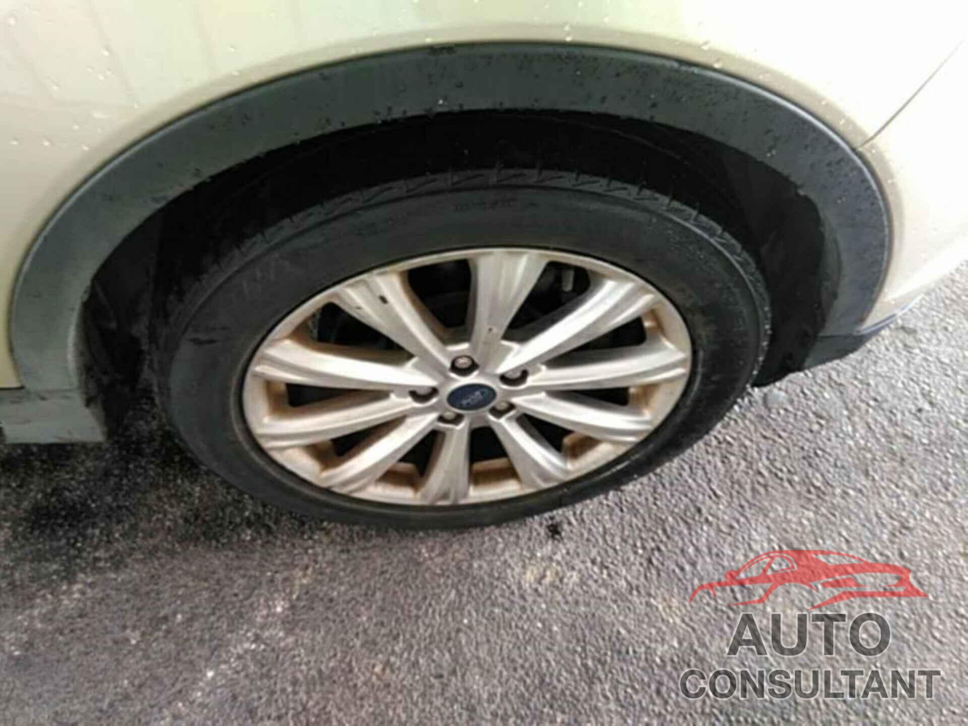 FORD ESCAPE 2017 - 1FMCU0J99HUC68429
