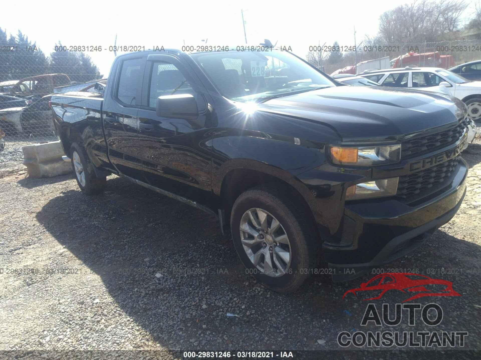 CHEVROLET SILVERADO 1500 2021 - 1GCRYBEH4MZ122713