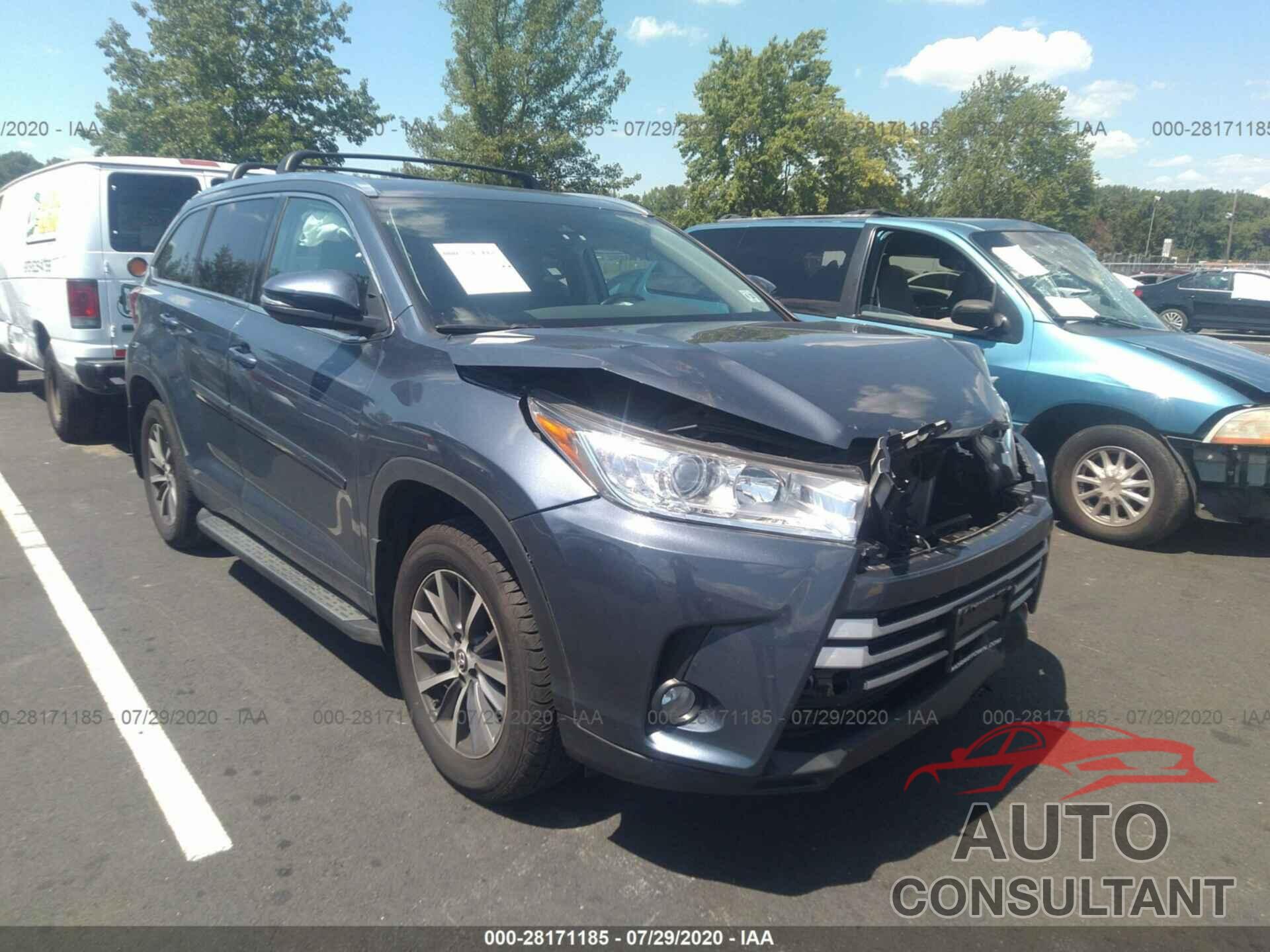 TOYOTA HIGHLANDER 2018 - 5TDJZRFH4JS827588