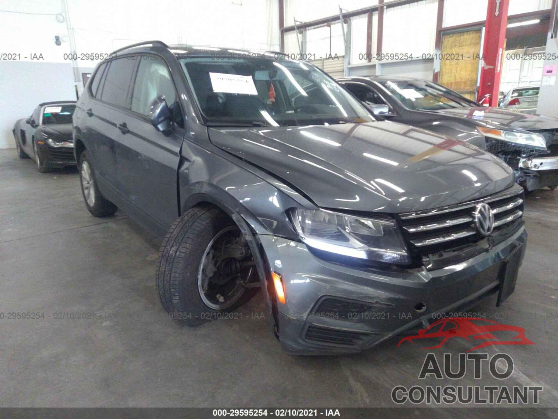 VOLKSWAGEN TIGUAN 2018 - 3VV0B7AX0JM101165