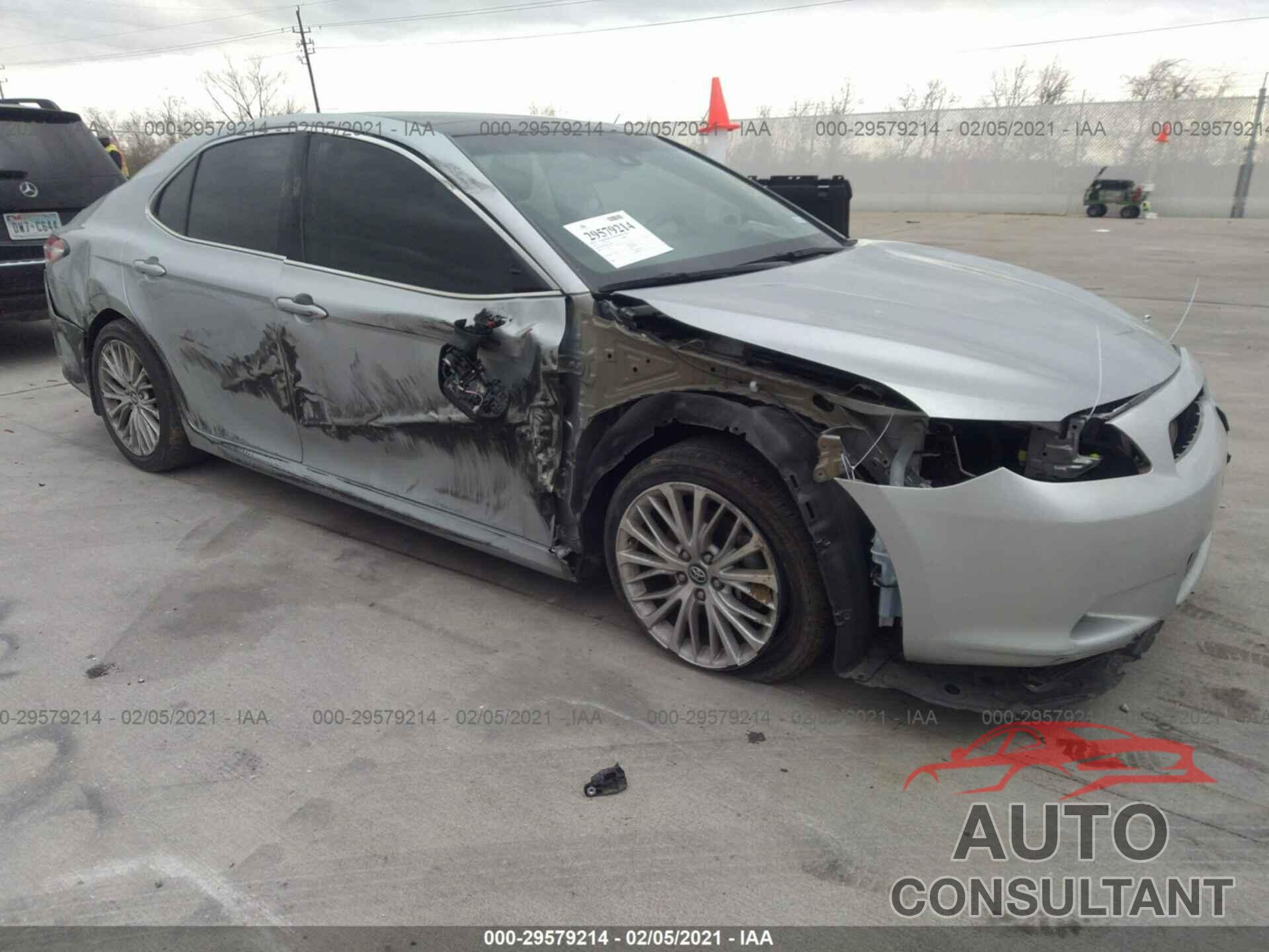 TOYOTA CAMRY 2018 - 4T1B11HK8JU061345
