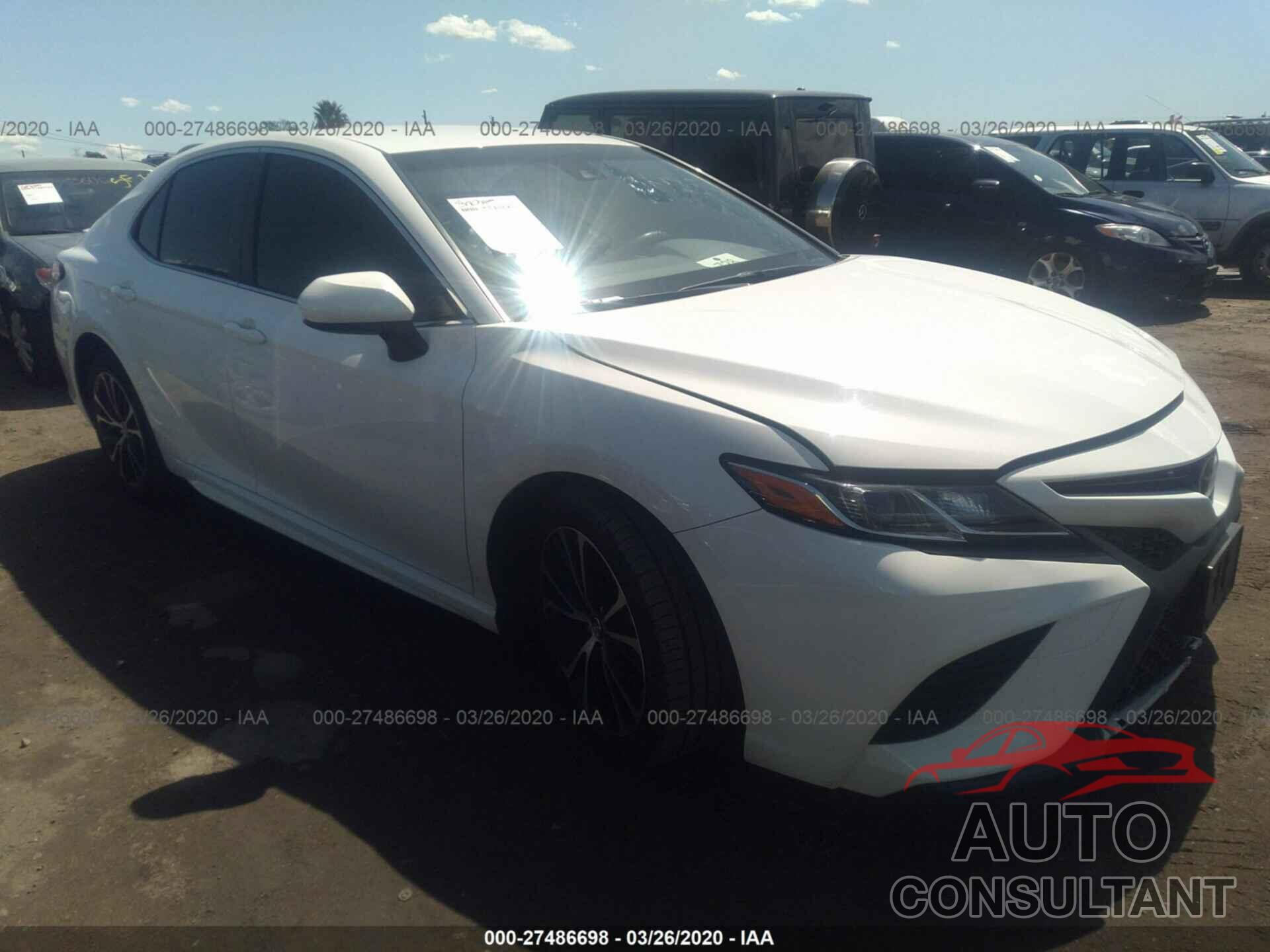 Toyota Camry 2018 - JTNB11HK1J3073861
