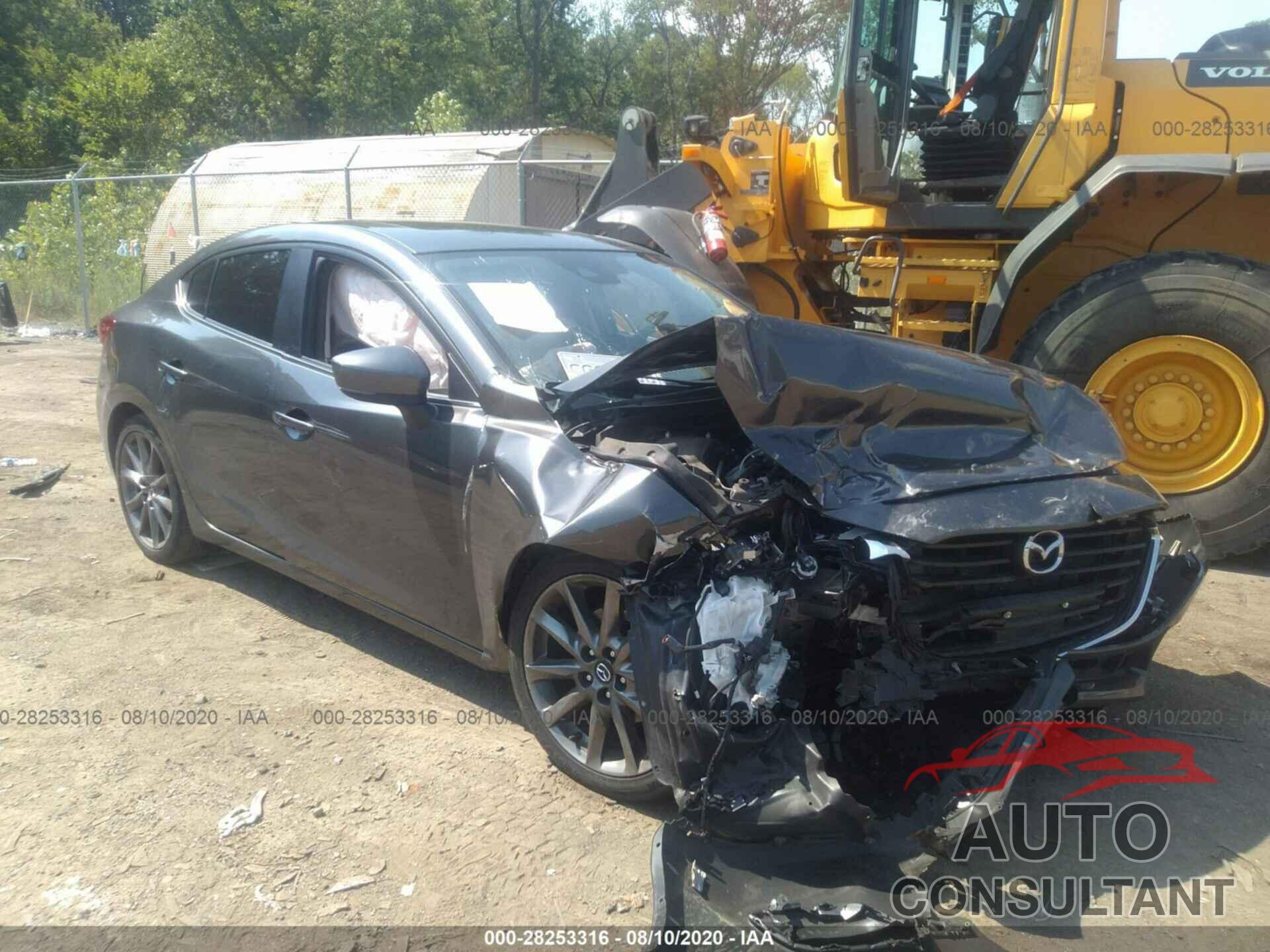 MAZDA MAZDA3 4-DOOR 2018 - JM1BN1V35J1154797