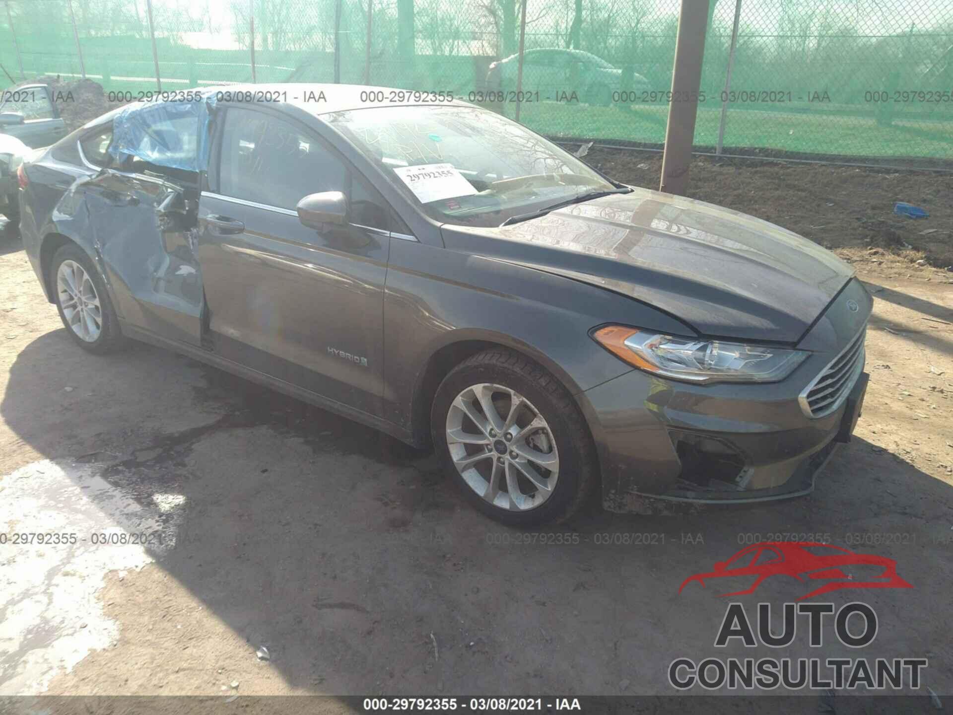 FORD FUSION HYBRID 2019 - 3FA6P0LU0KR204715