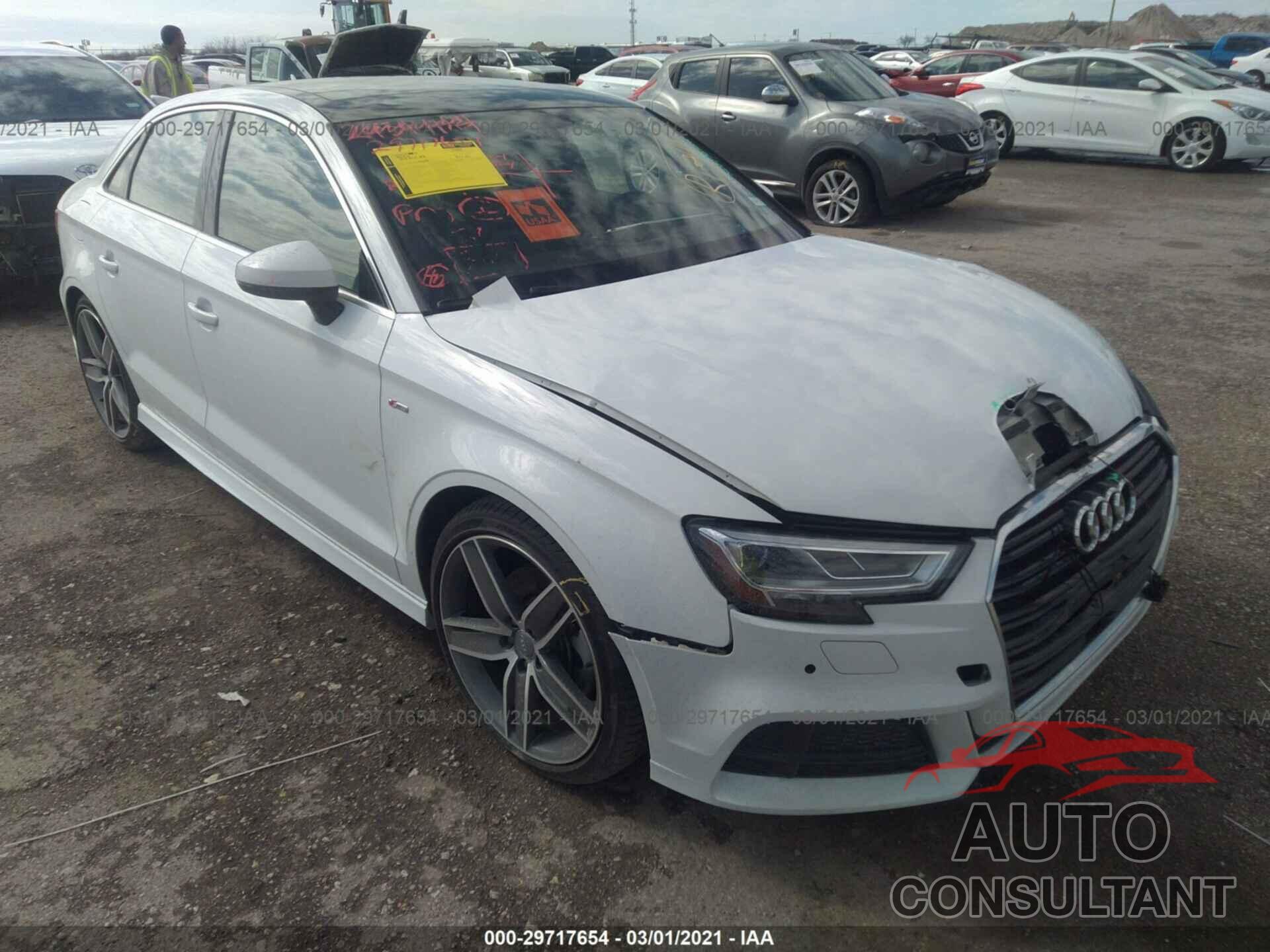 AUDI A3 SEDAN 2018 - WAUGUGFF6J1023945
