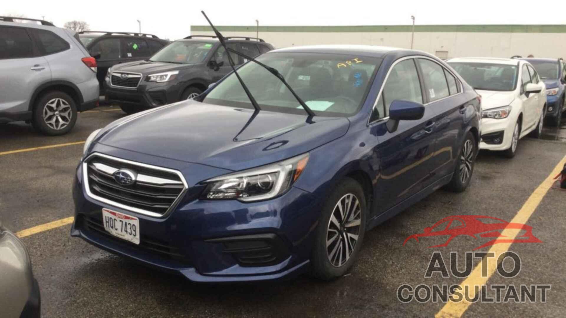 SUBARU LEGACY 2019 - 4S3BNAF68K3015696