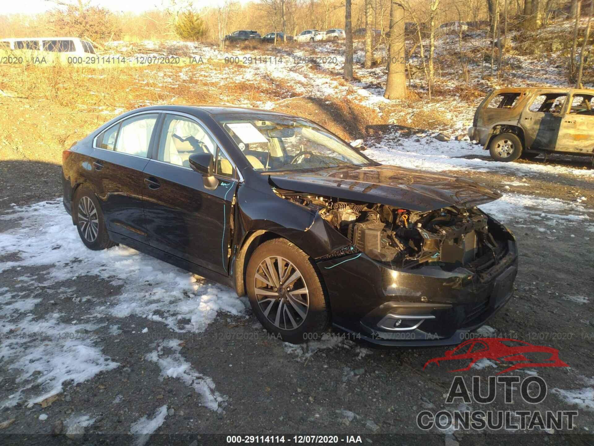 SUBARU LEGACY 2018 - 4S3BNAF68J3031525