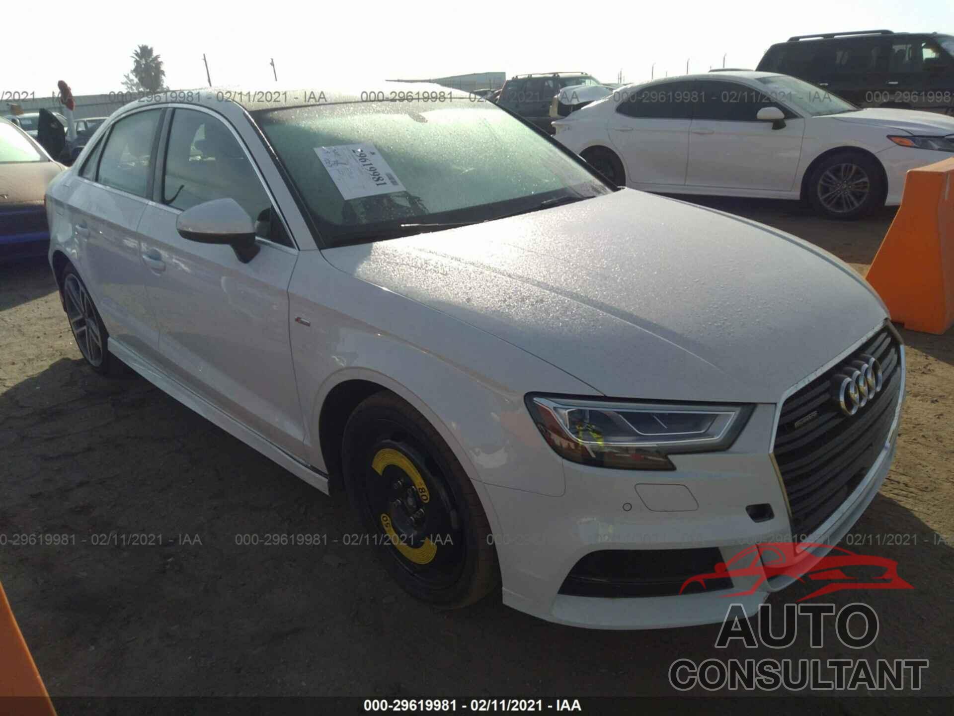 AUDI A3 SEDAN 2019 - WAUJEGFF5K1028610