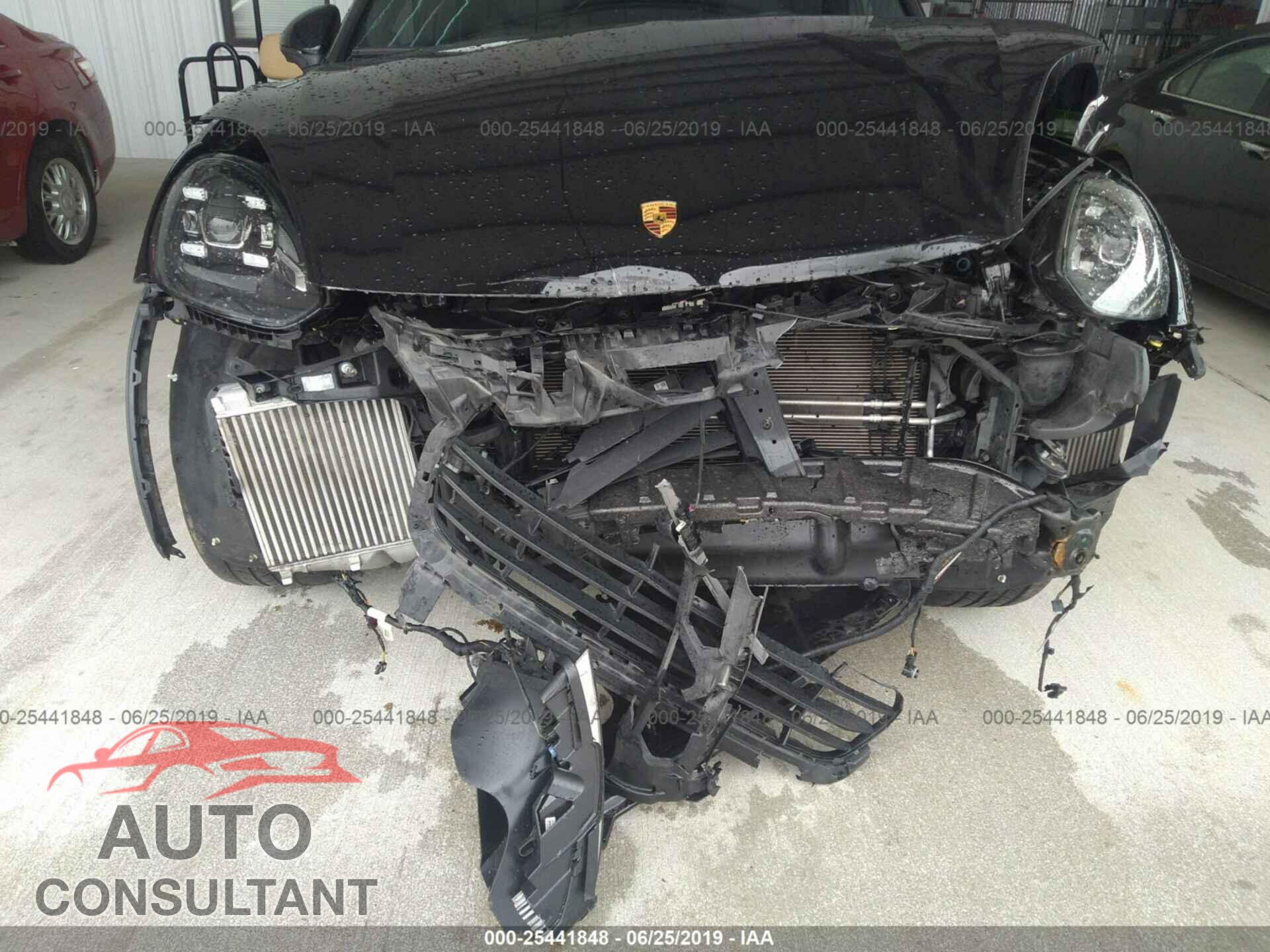 PORSCHE CAYENNE 2017 - WP1AB2A28HLA51071