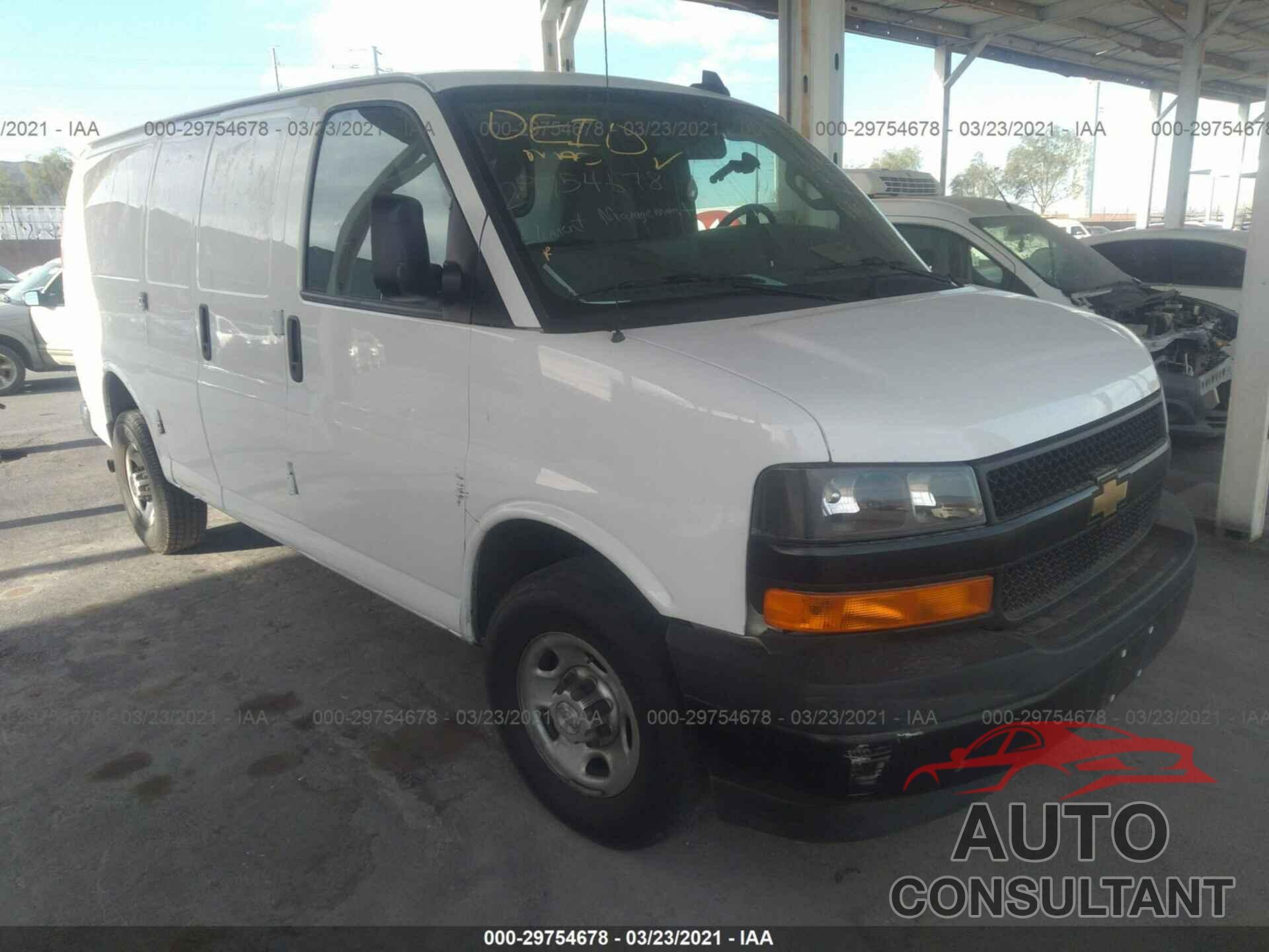 CHEVROLET EXPRESS CARGO VAN 2018 - 1GCWGAFP3J1163463