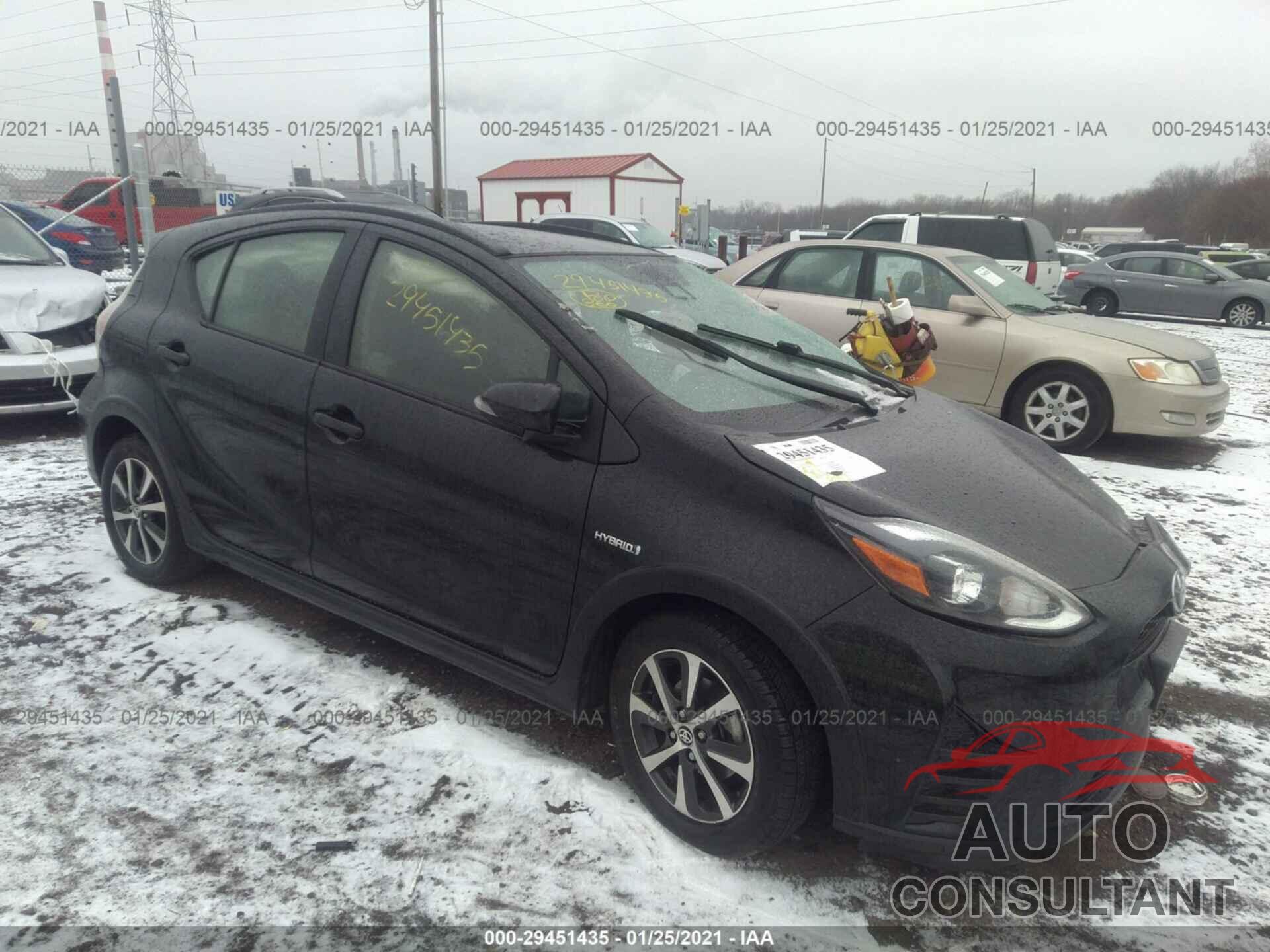 TOYOTA PRIUS C 2018 - JTDKDTB32J1600715