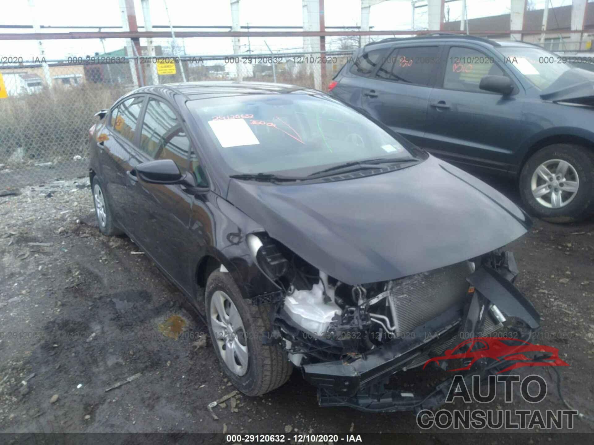 KIA FORTE 2018 - 3KPFK4A75JE228060