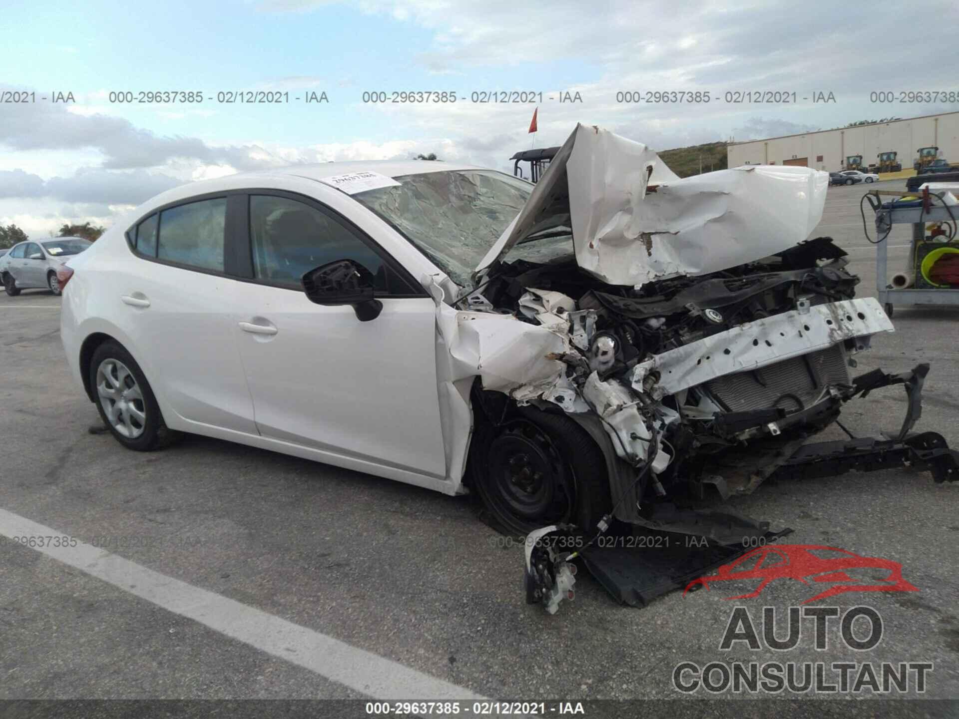 MAZDA MAZDA3 4-DOOR 2018 - 3MZBN1U79JM180811