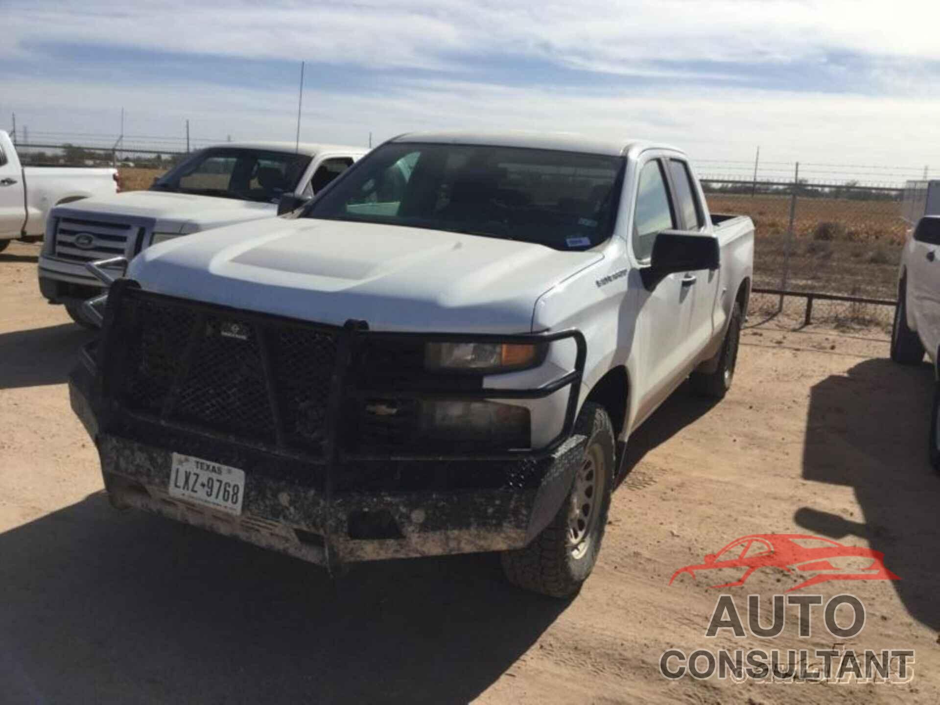 CHEVROLET SILVERADO 1500 2019 - 1GCRYAEF3KZ274083