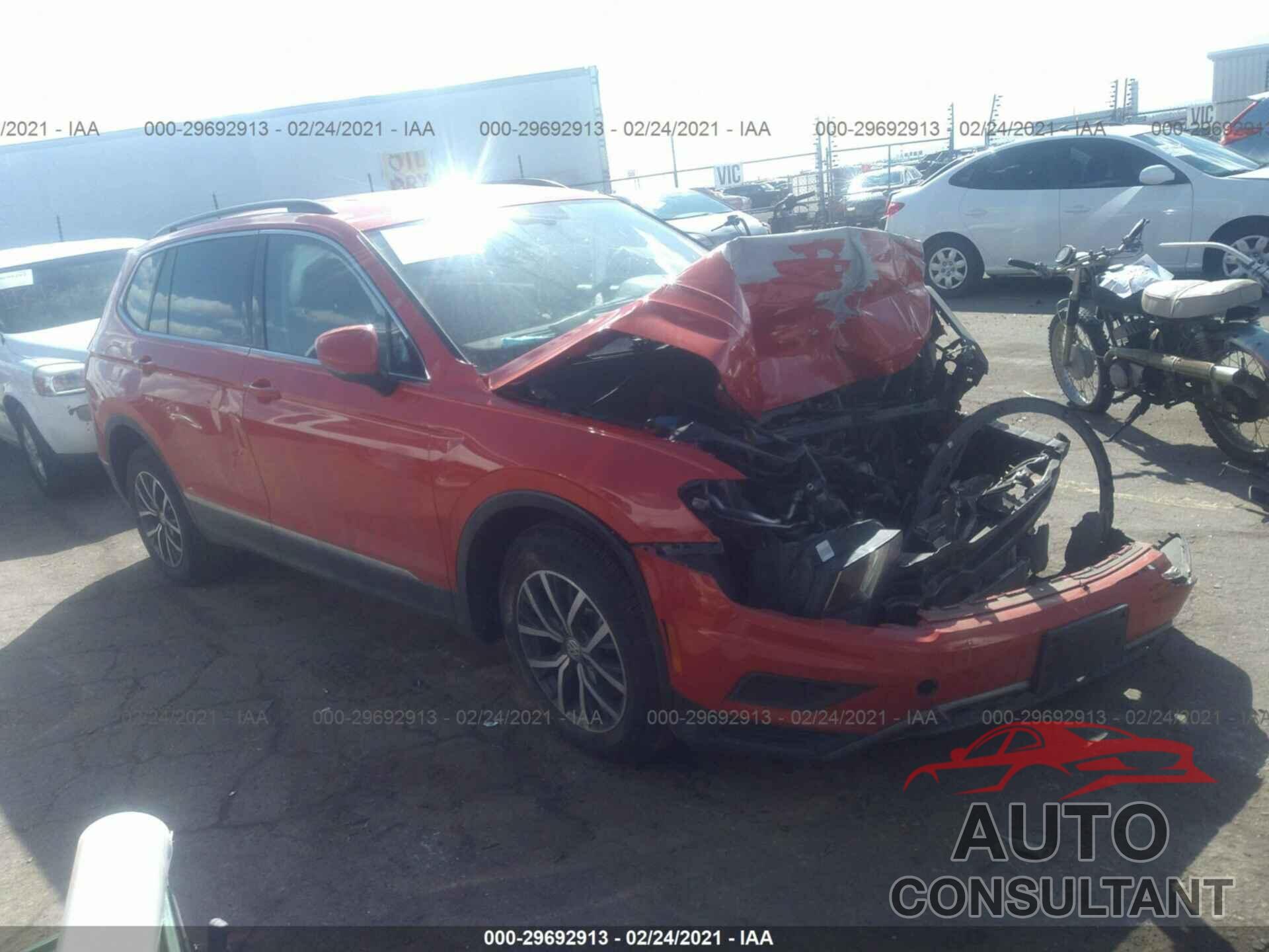 VOLKSWAGEN TIGUAN 2018 - 3VV2B7AX8JM200373
