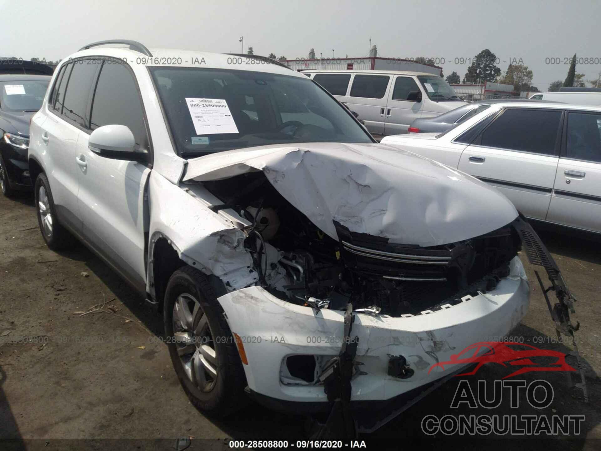 VOLKSWAGEN TIGUAN 2016 - WVGAV7AX7GK000193